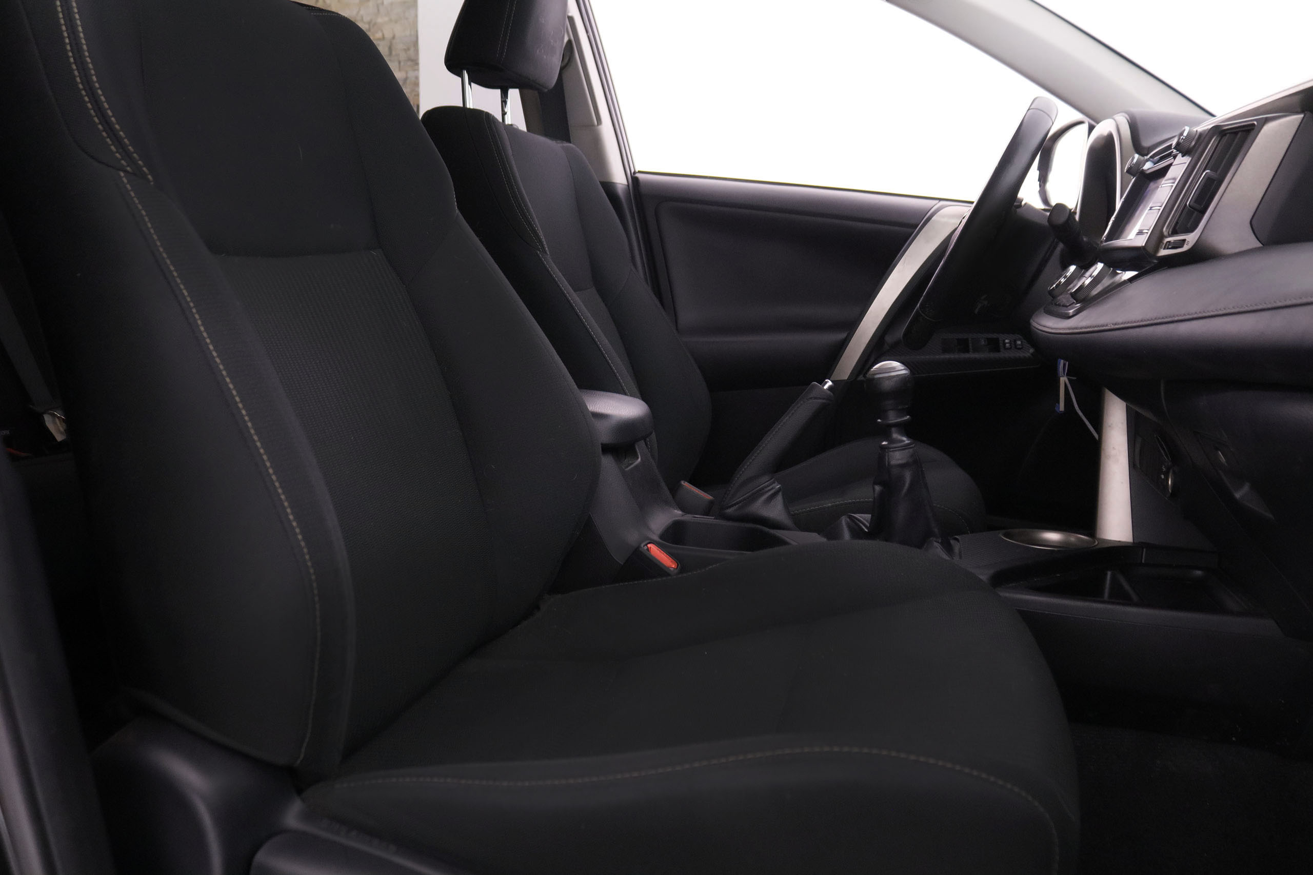 Toyota RAV4 2.2D Advance AWD - foto 17