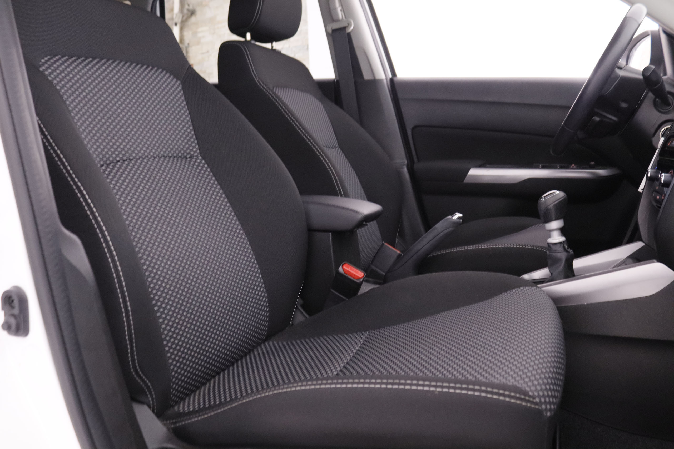 Suzuki Vitara 1.4 T Mild Hibryd GLE 4x2 - foto 19