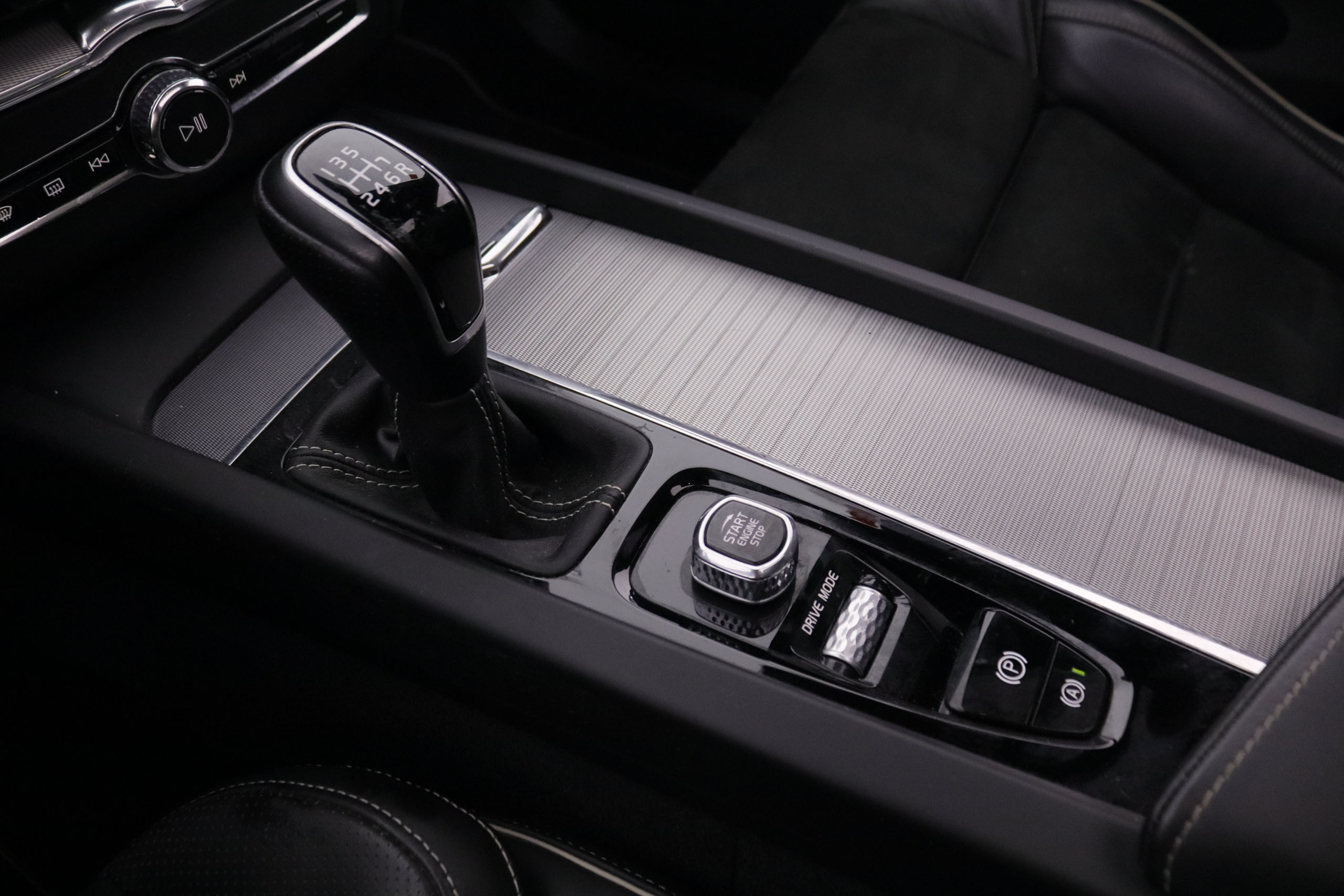 Volvo XC60 2.0 D3 Rdesign 4x2 - foto 15