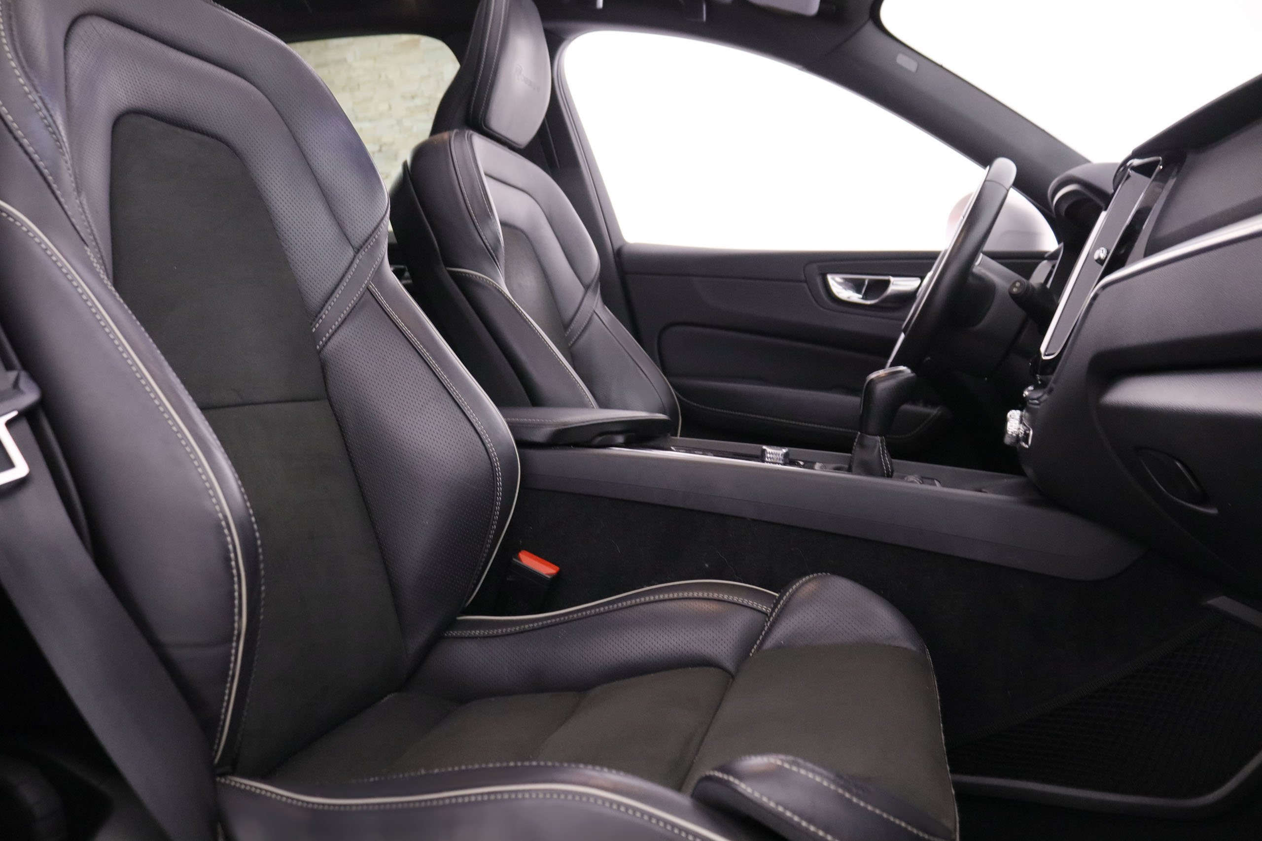 Volvo XC60 2.0 D3 Rdesign 4x2 - foto 26