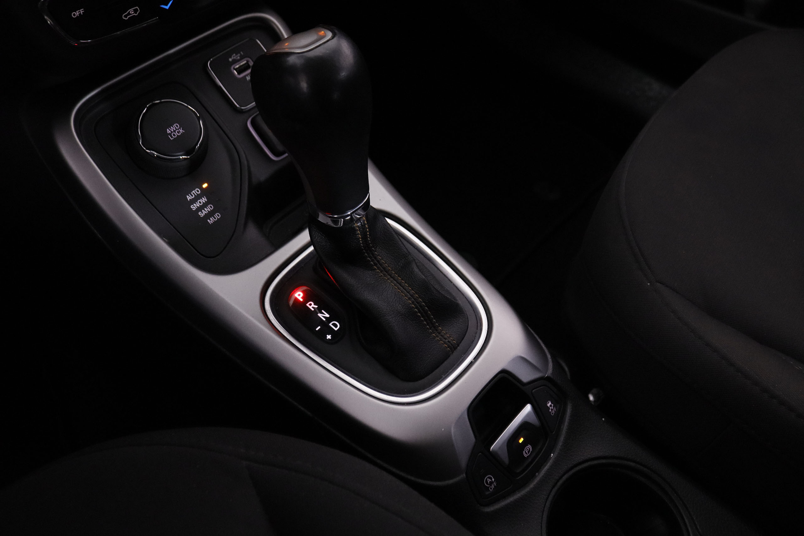 Jeep Compass 2.0 Mjet Longitude 4WD - foto 13