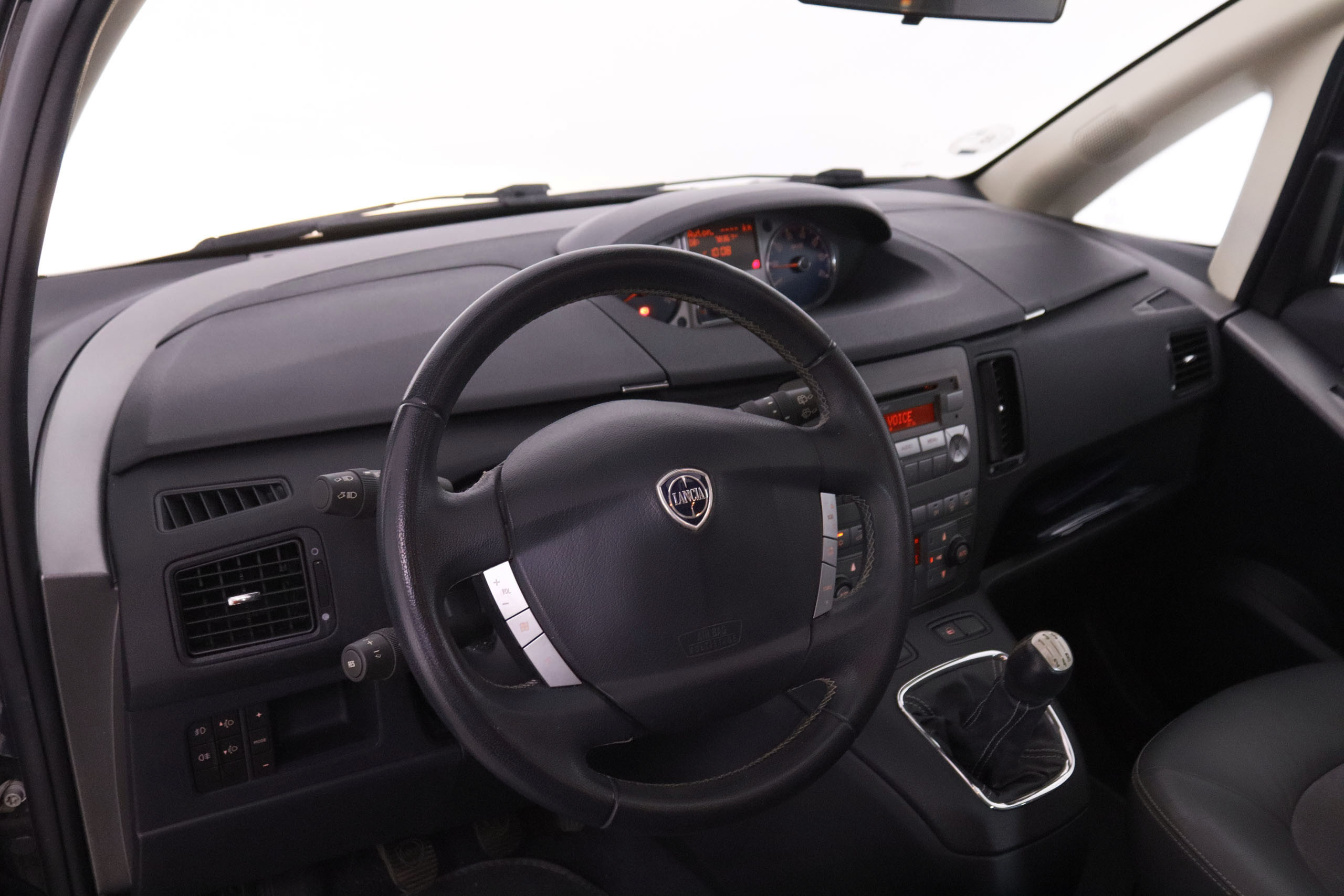 Lancia Musa 1.3 Mjet Platino - foto 12