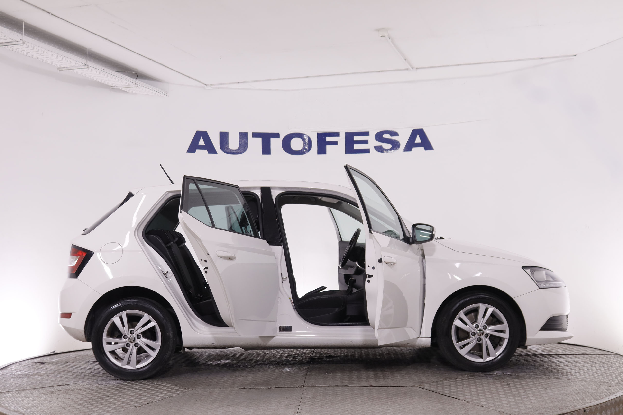 Škoda Fabia 1.0 TSI DSG - foto 9