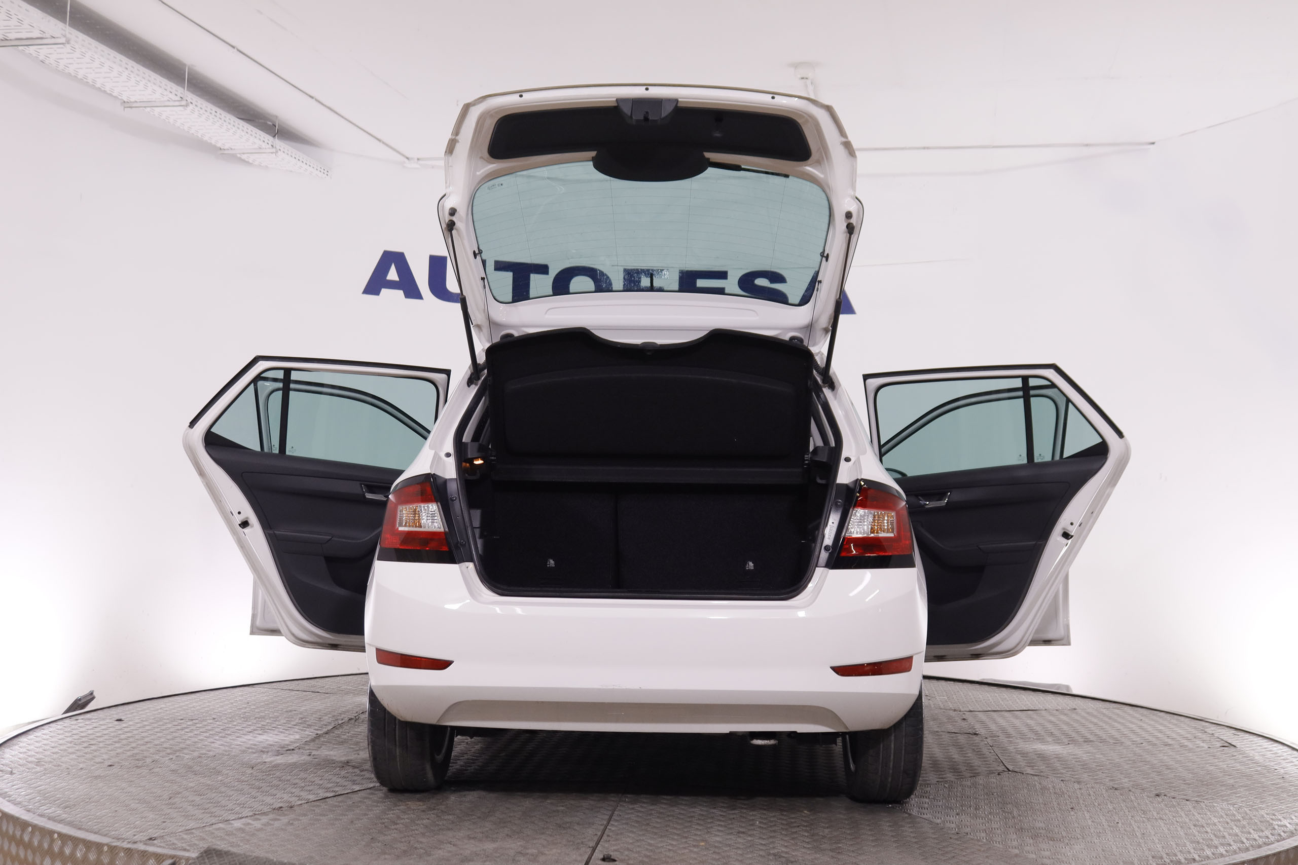 Škoda Fabia 1.0 TSI DSG - foto 10