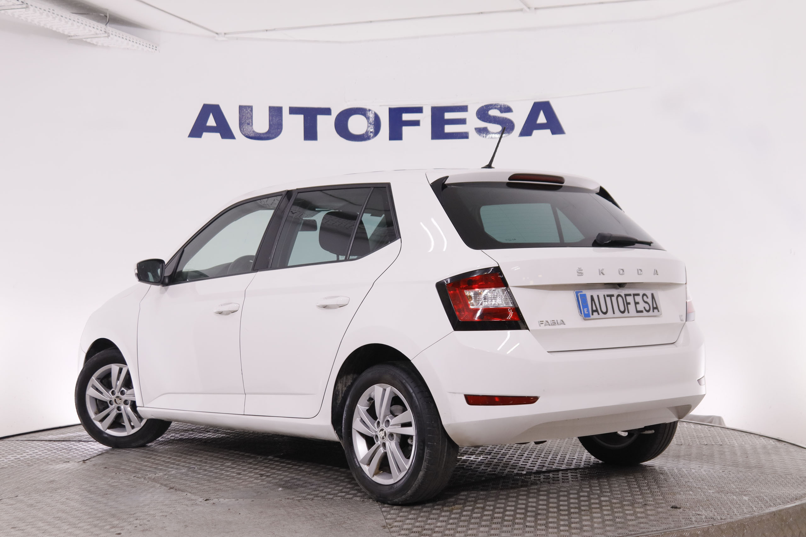 Škoda Fabia 1.0 TSI DSG - foto 7