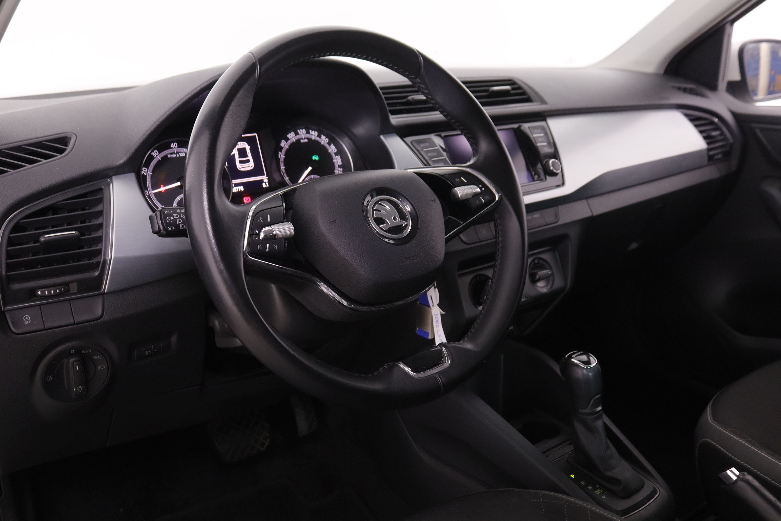 Škoda Fabia 1.0 TSI DSG - foto 11