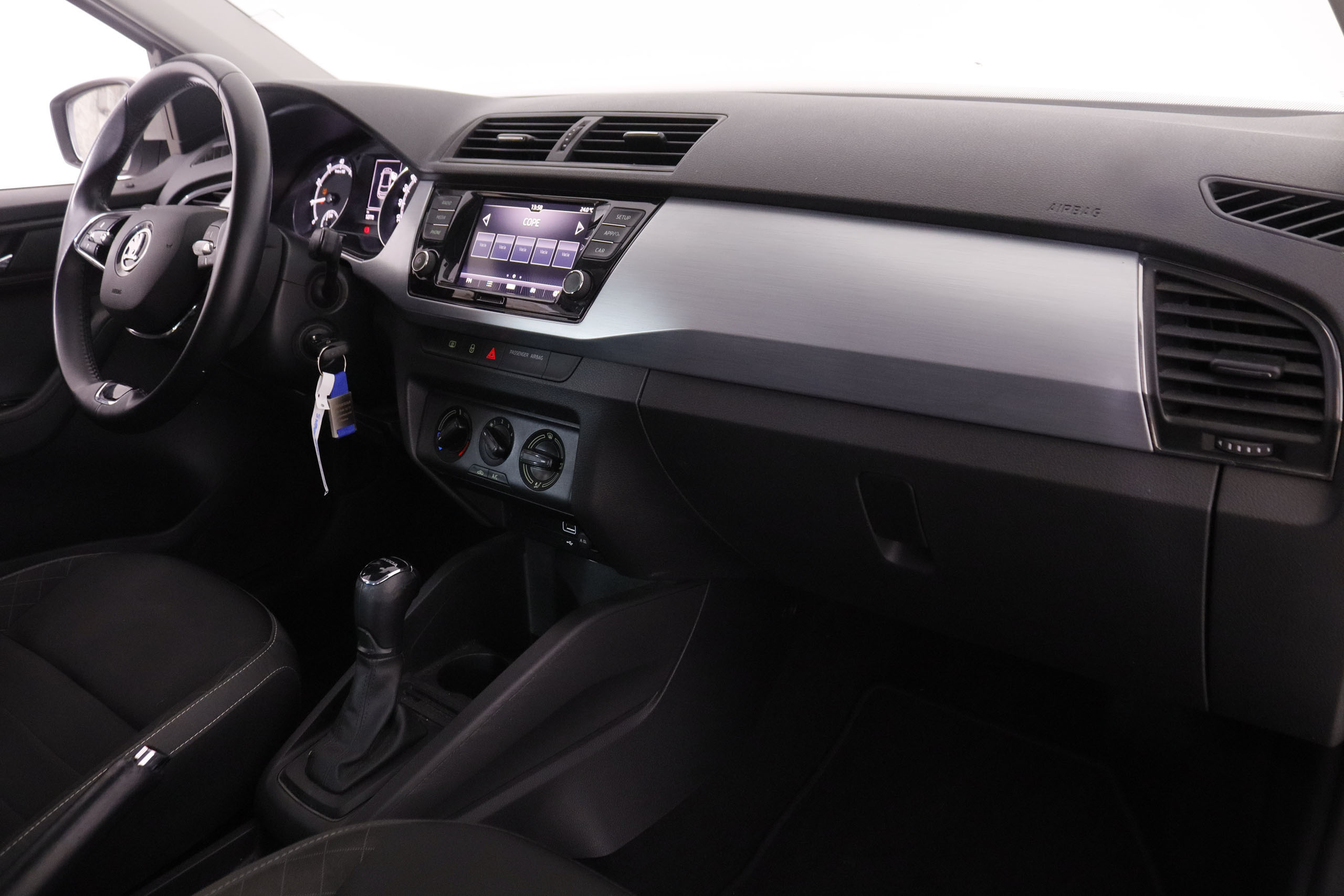 Škoda Fabia 1.0 TSI DSG - foto 12