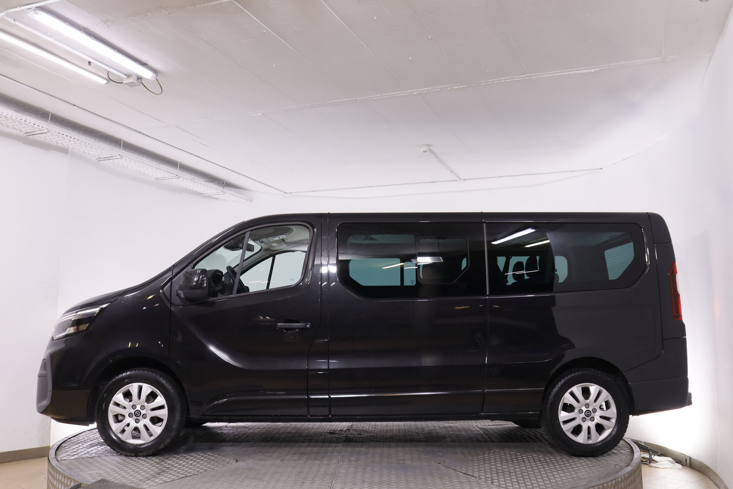 Nissan Primastar 2.0 dCi L2H1 Tekna 9 plazas - foto 4