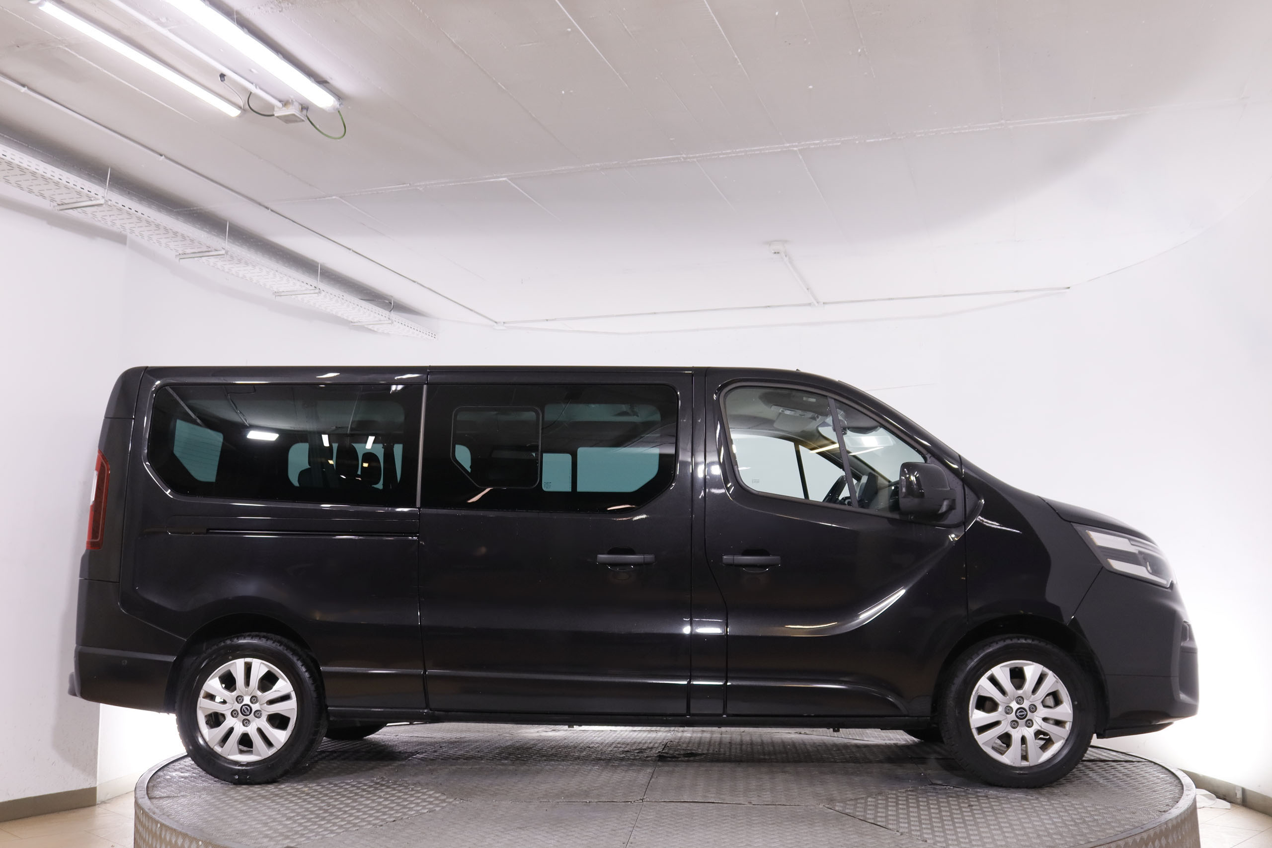 Nissan Primastar 2.0 dCi L2H1 Tekna 9 plazas - foto 5