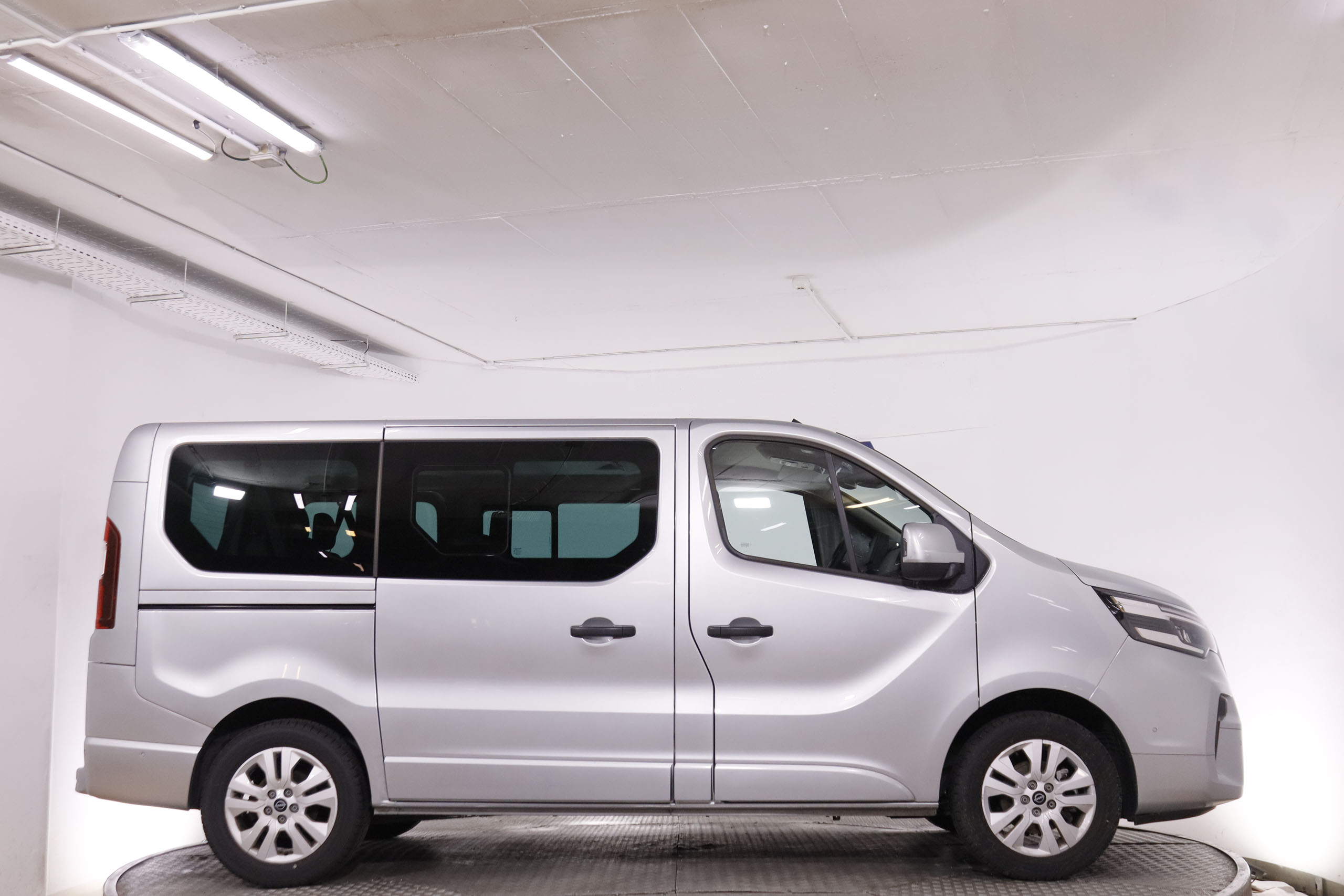 Nissan Primastar 2.0 dCi L1H1 Tekna 8 plazas - foto 8