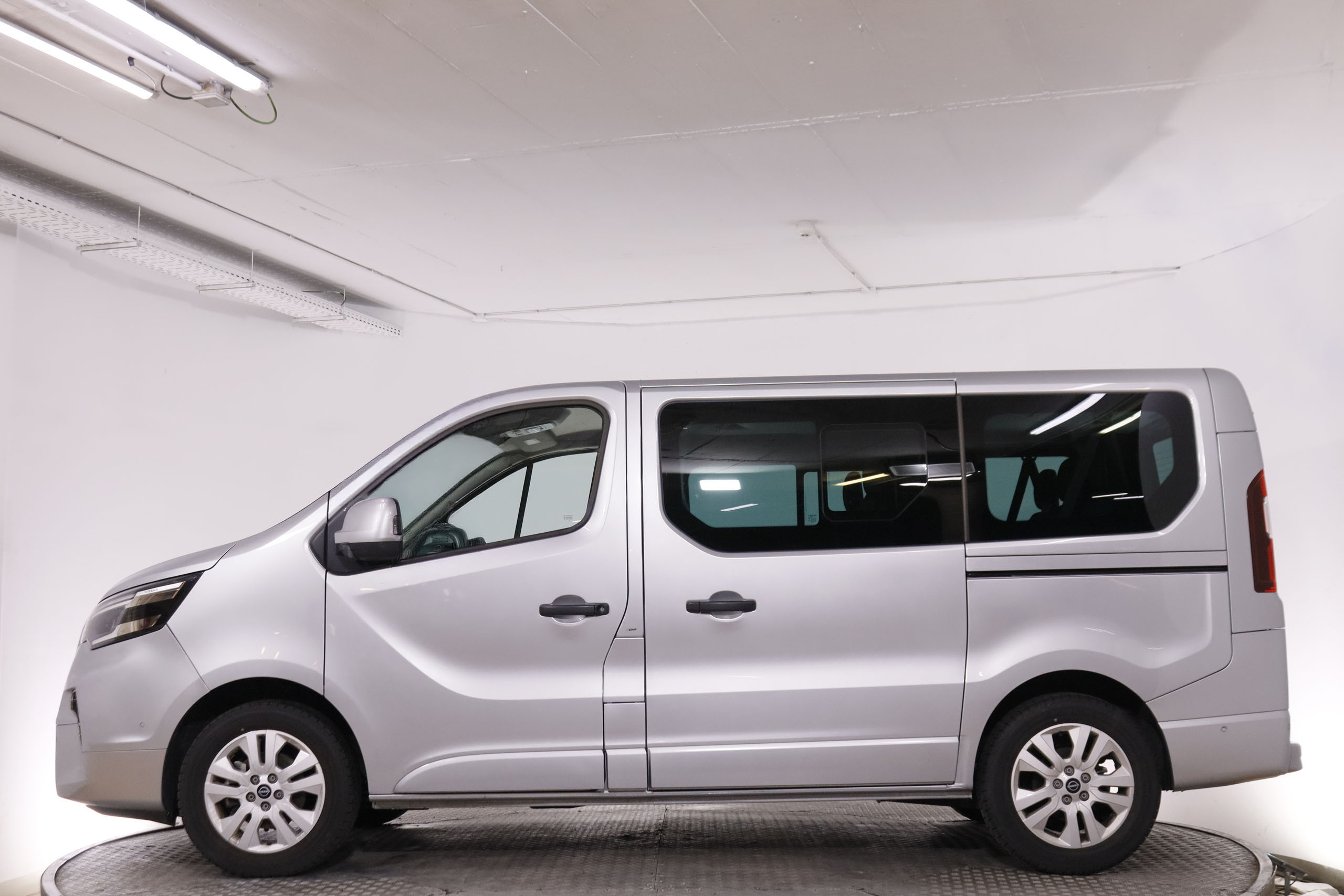 Nissan Primastar 2.0 dCi L1H1 Tekna 8 plazas - foto 4