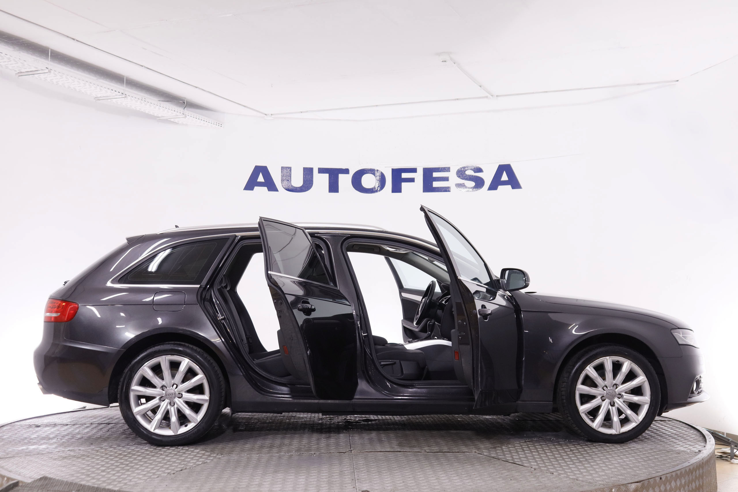 Audi A4 3.0 TDI Avant quattro - foto 11