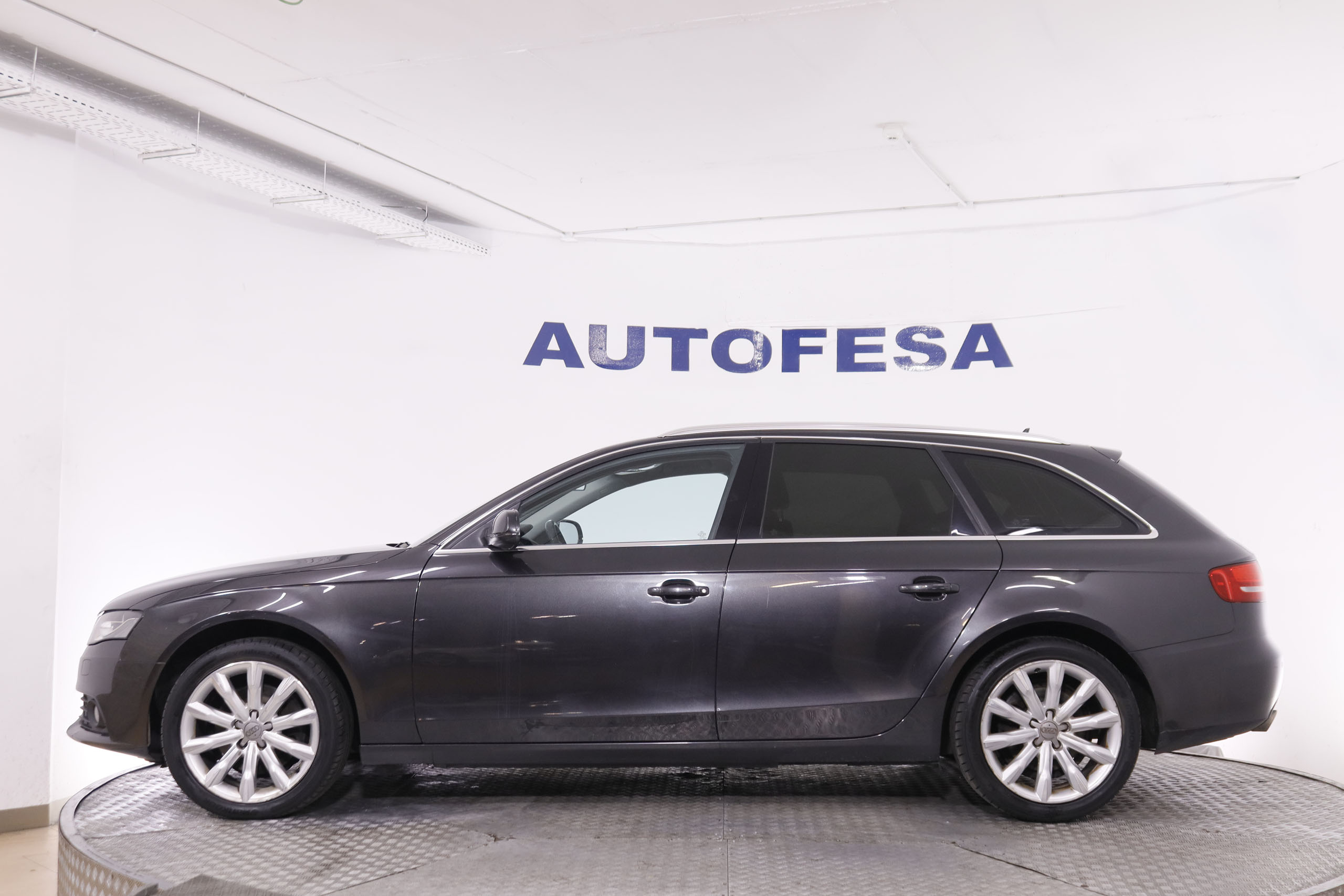 Audi A4 3.0 TDI Avant quattro - foto 4