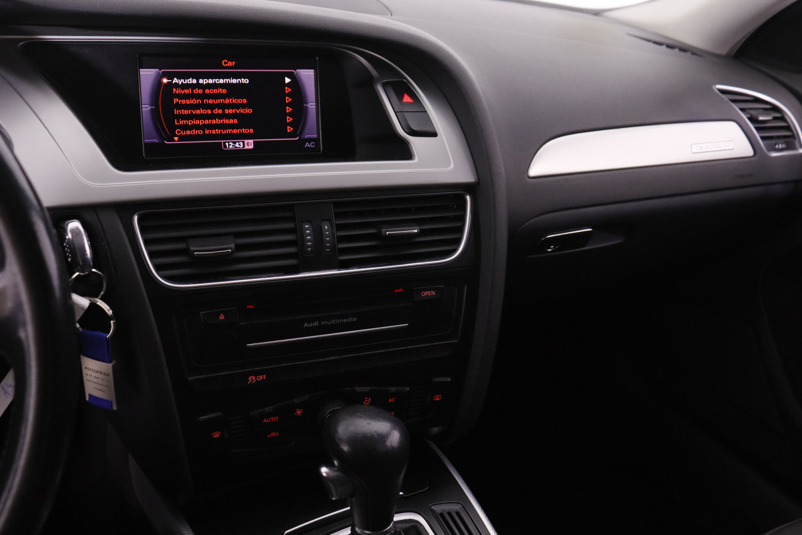 Audi A4 3.0 TDI Avant quattro - foto 15