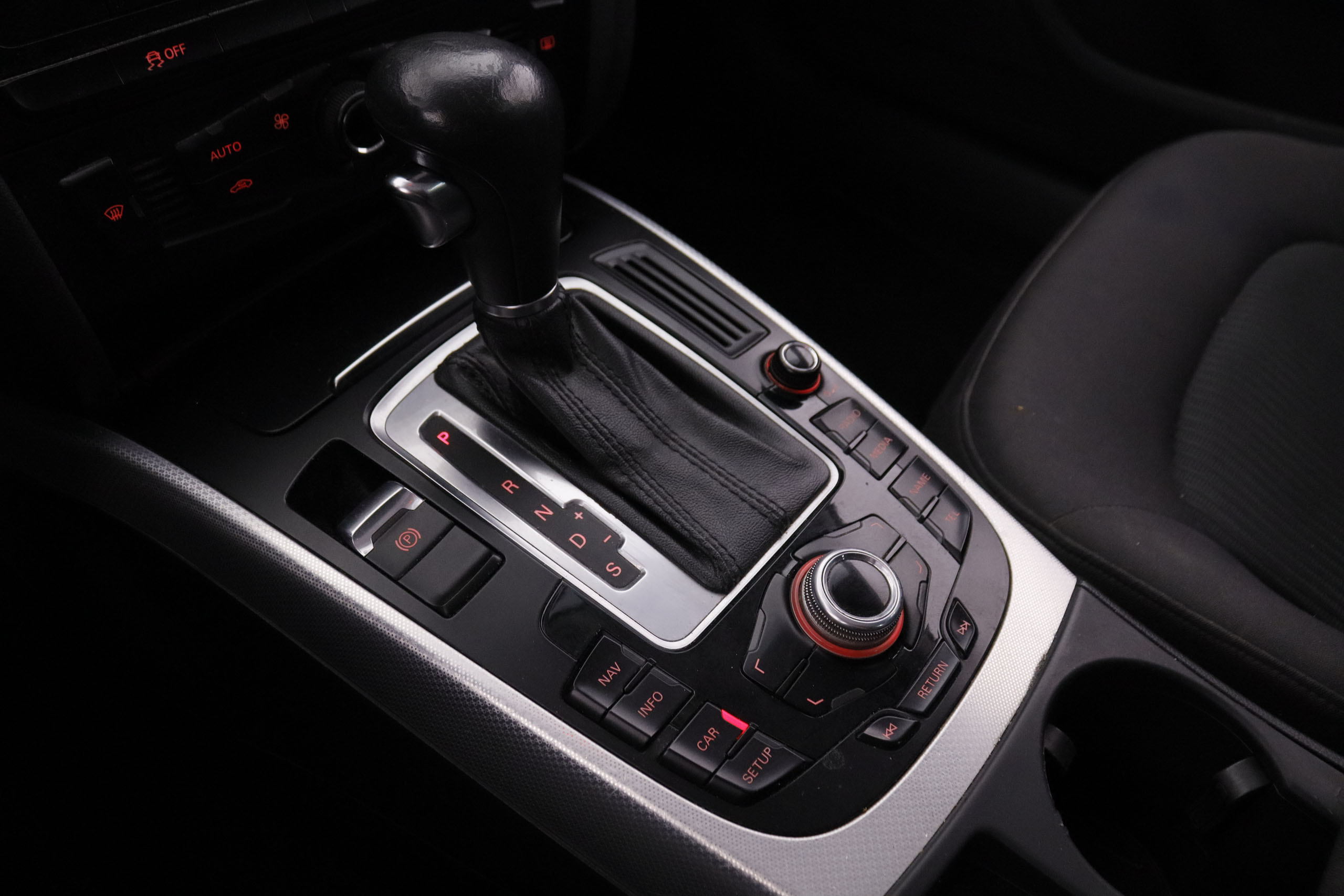 Audi A4 3.0 TDI Avant quattro - foto 16