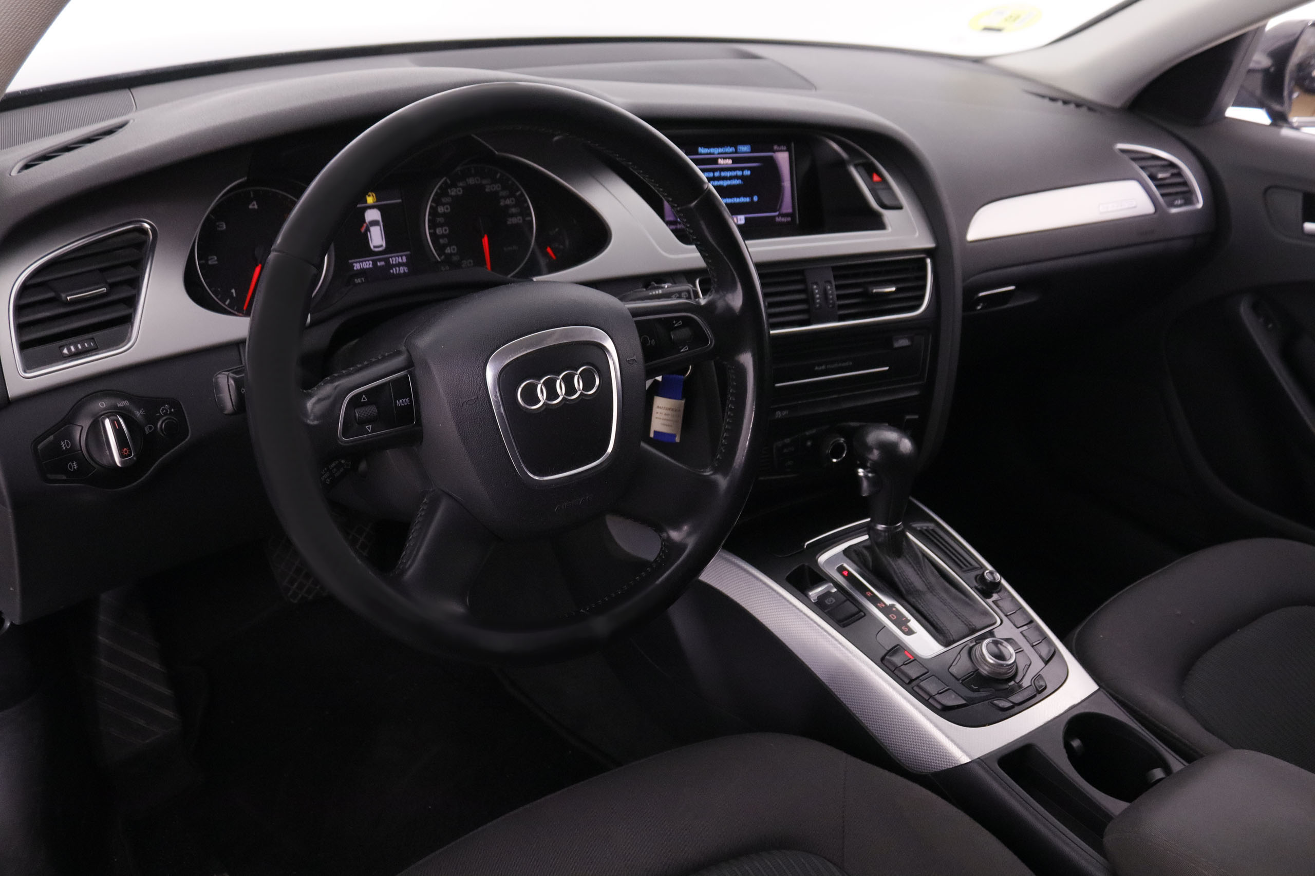 Audi A4 3.0 TDI Avant quattro - foto 12