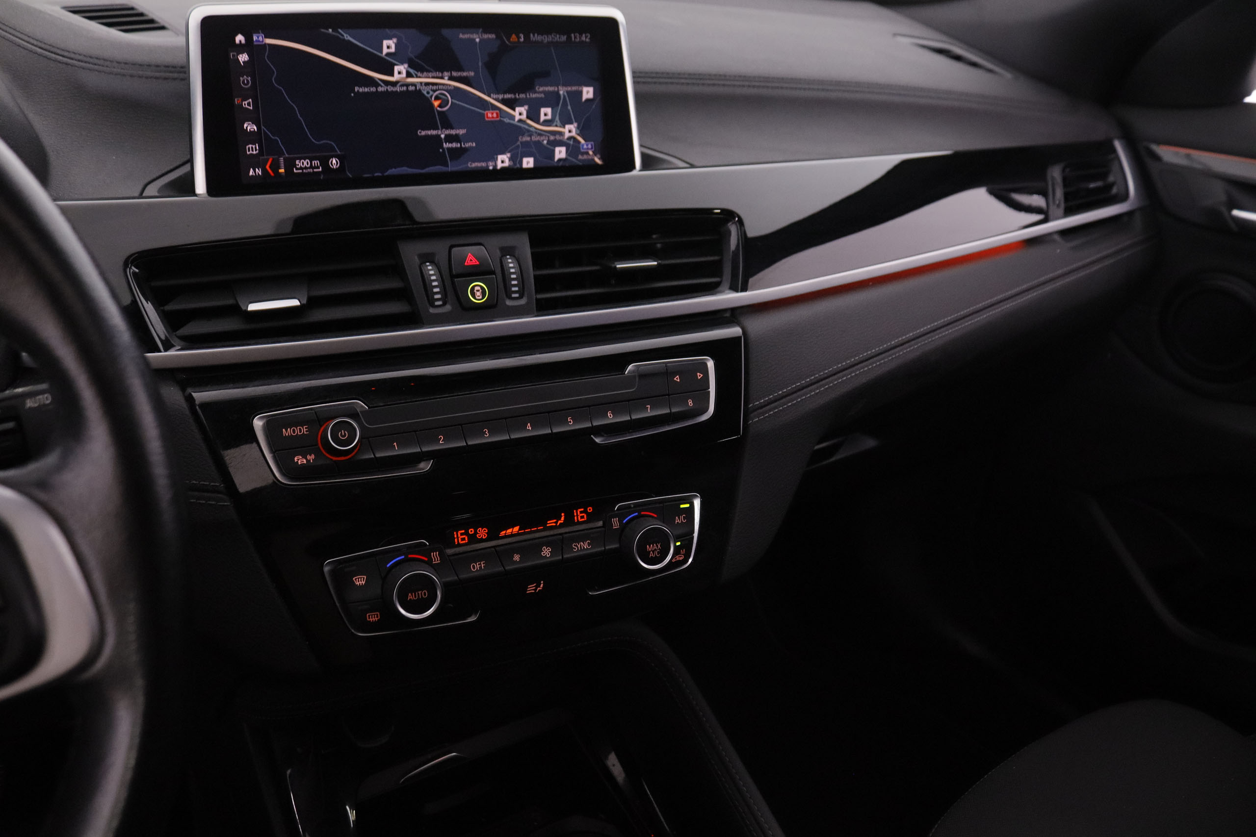 BMW X2 sDrive 18i - foto 13