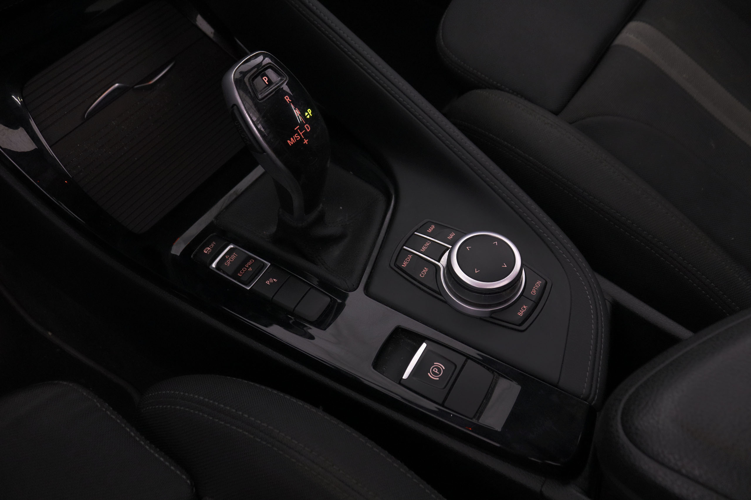 BMW X2 sDrive 18i - foto 16