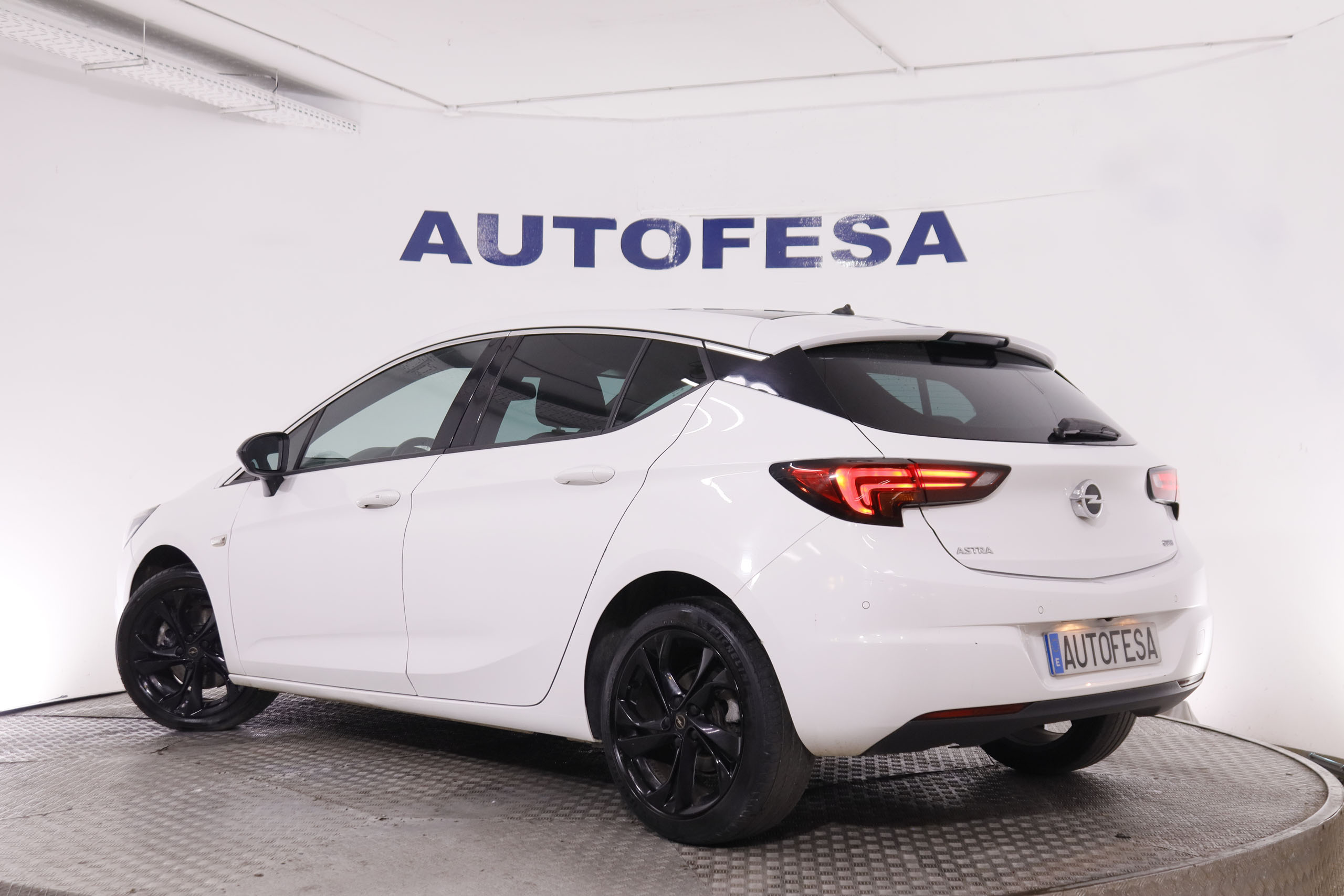 Opel Astra 1.6 CDTI Black Edition Plus - foto 7