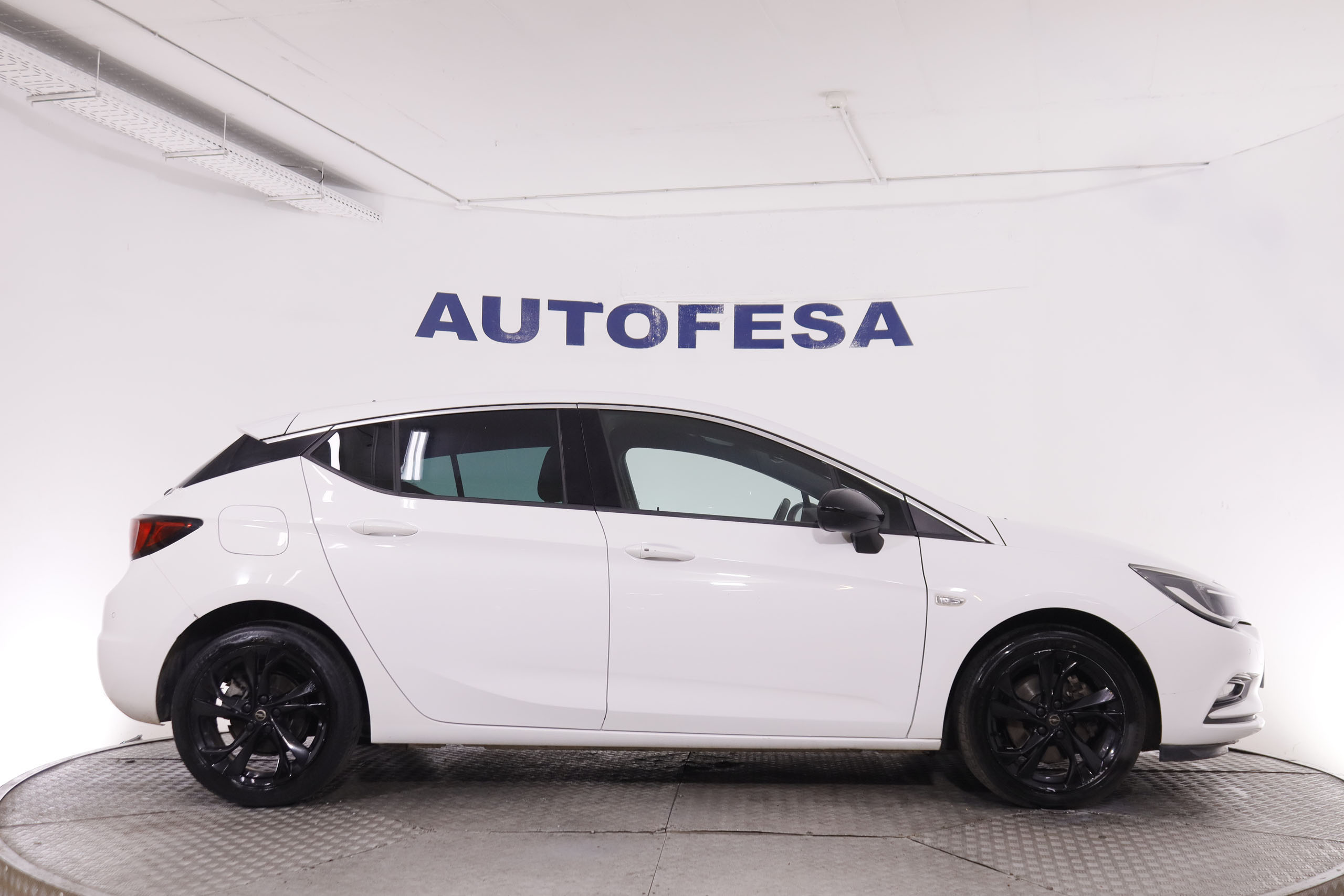 Opel Astra 1.6 CDTI Black Edition Plus - foto 8