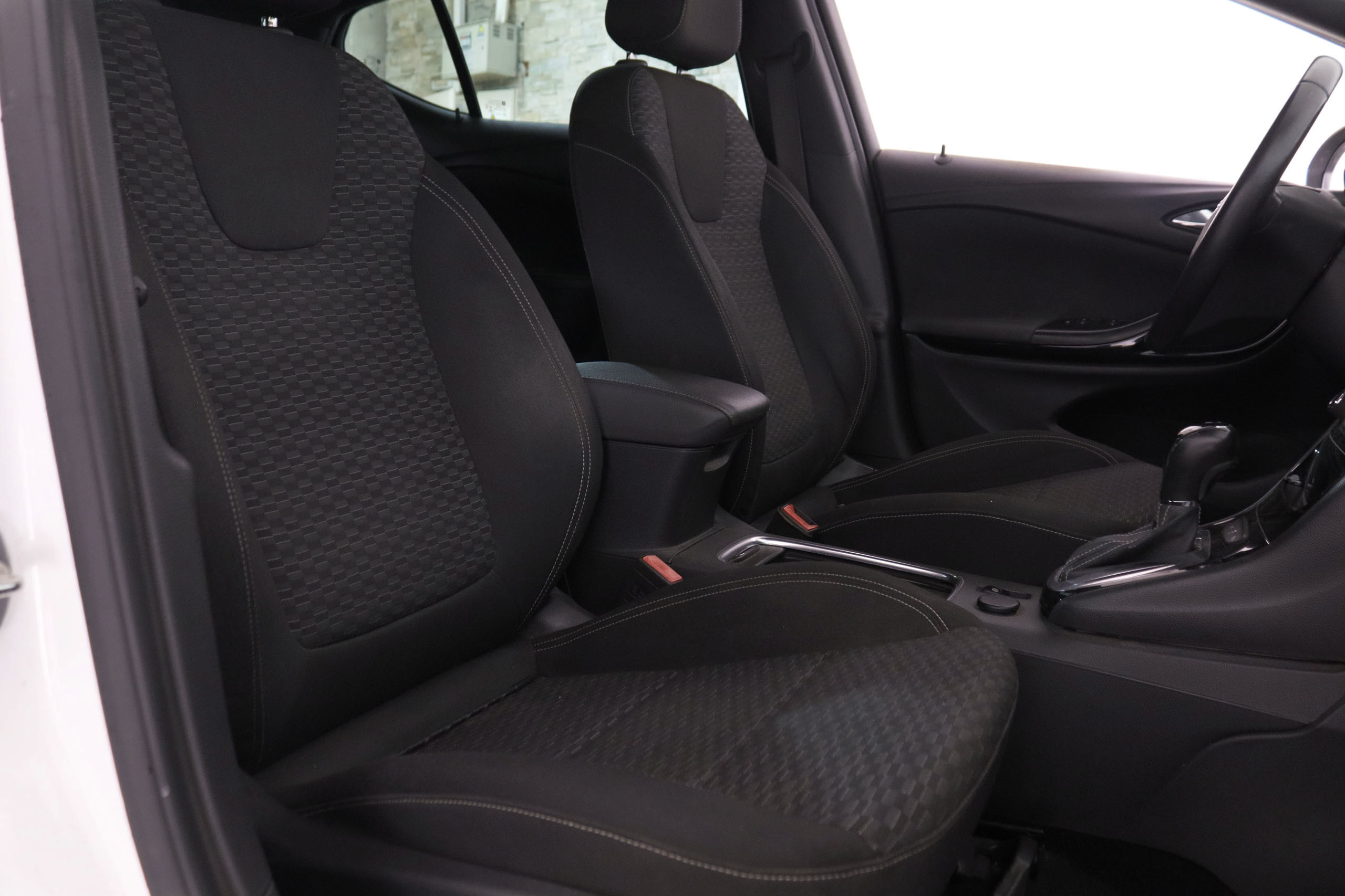Opel Astra 1.6 CDTI Black Edition Plus - foto 18