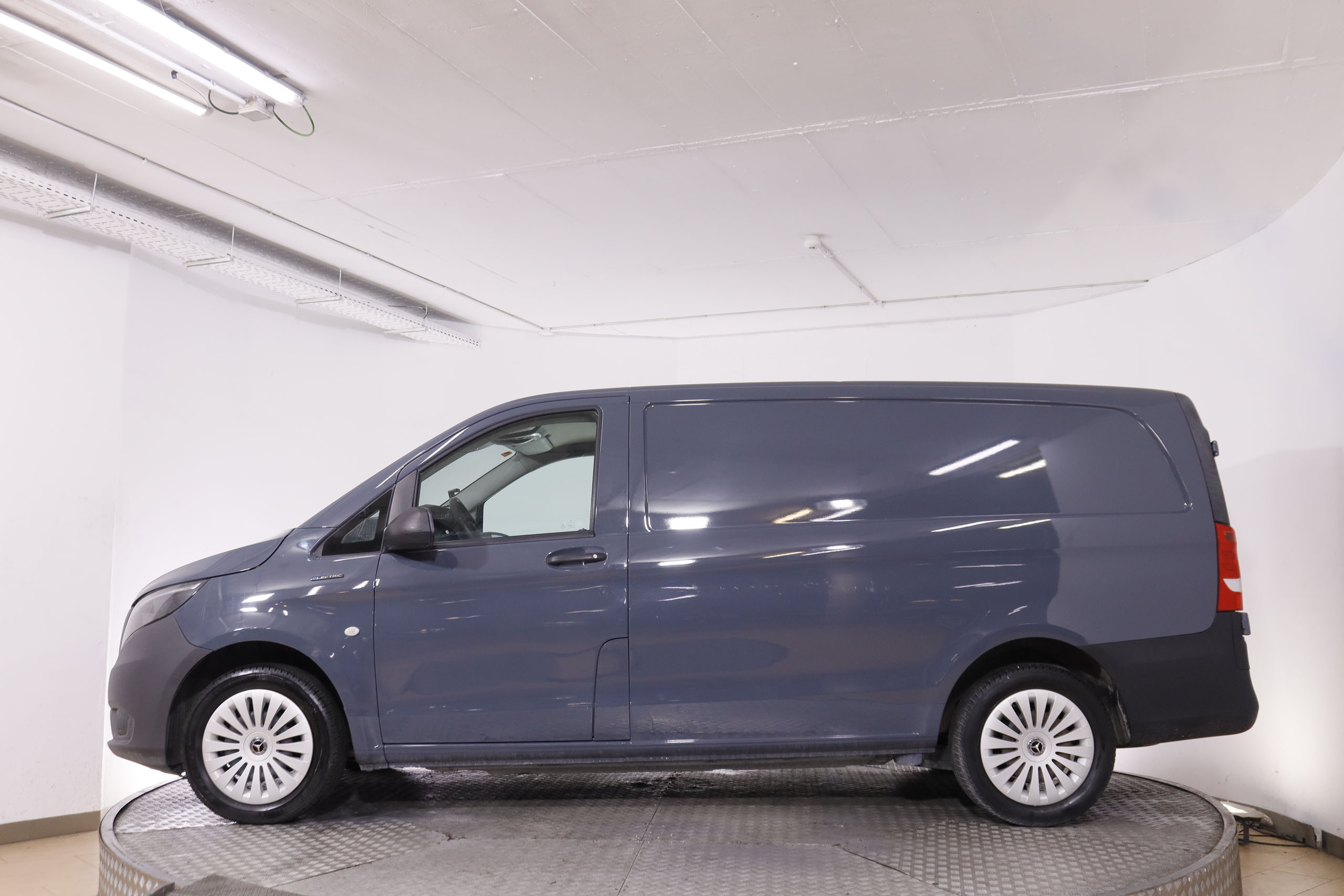 Mercedes-Benz Vito Eléctrico Furgon Largo 111 - foto 5