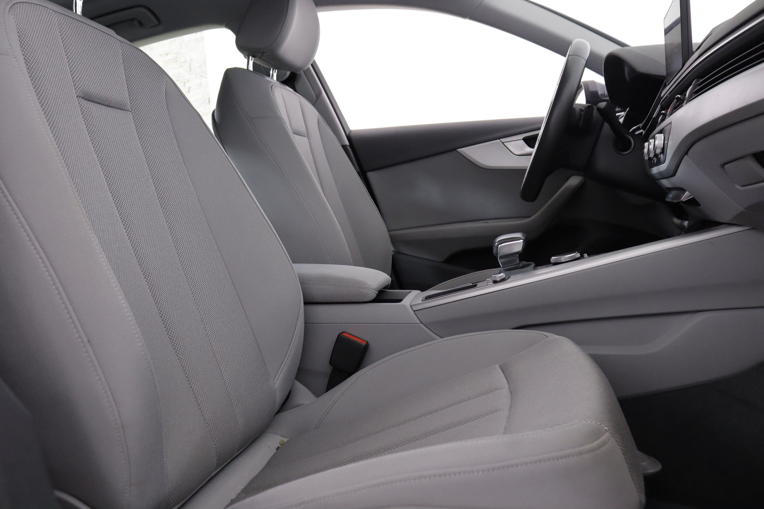 Audi A4 40 TFSI Advance - foto 17