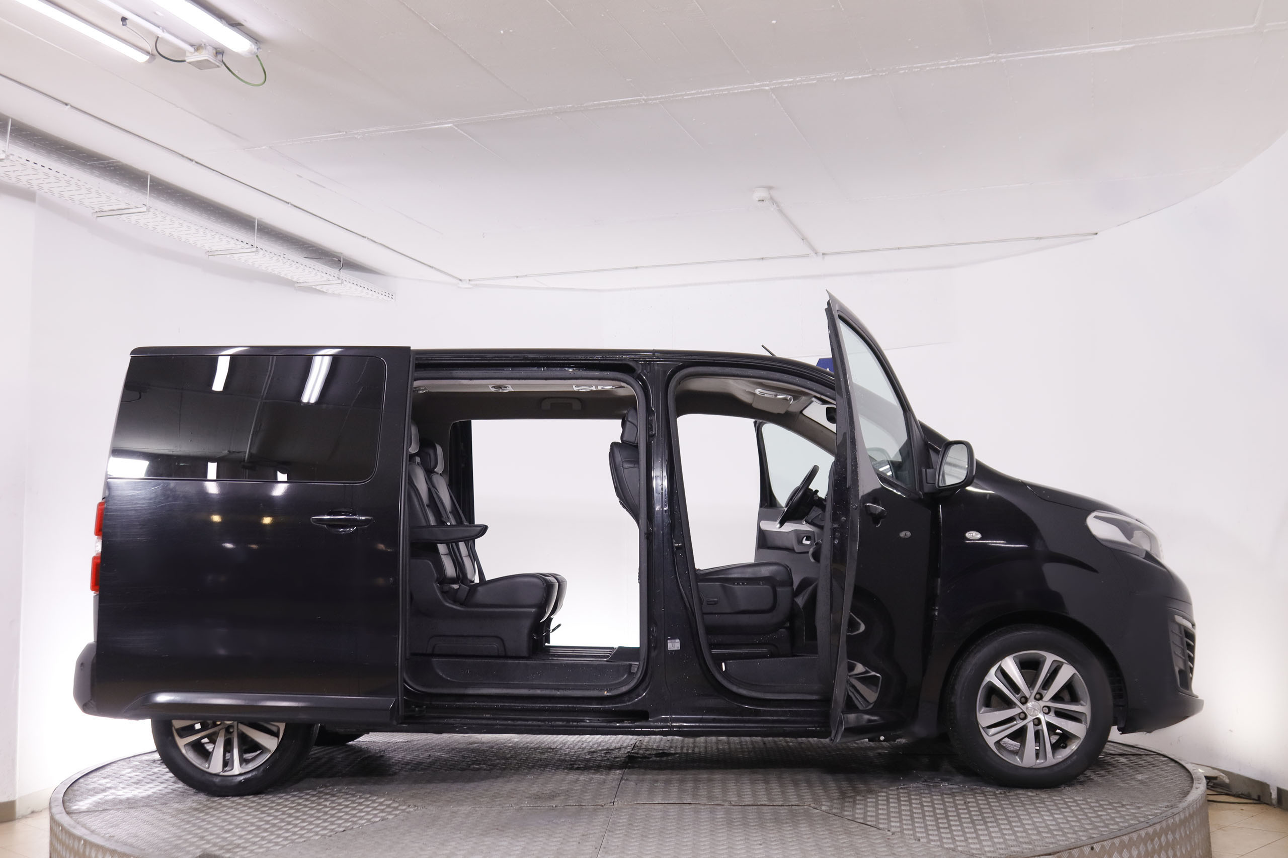 Peugeot Traveller 2.0 BlueHDi 6 plazas - foto 8