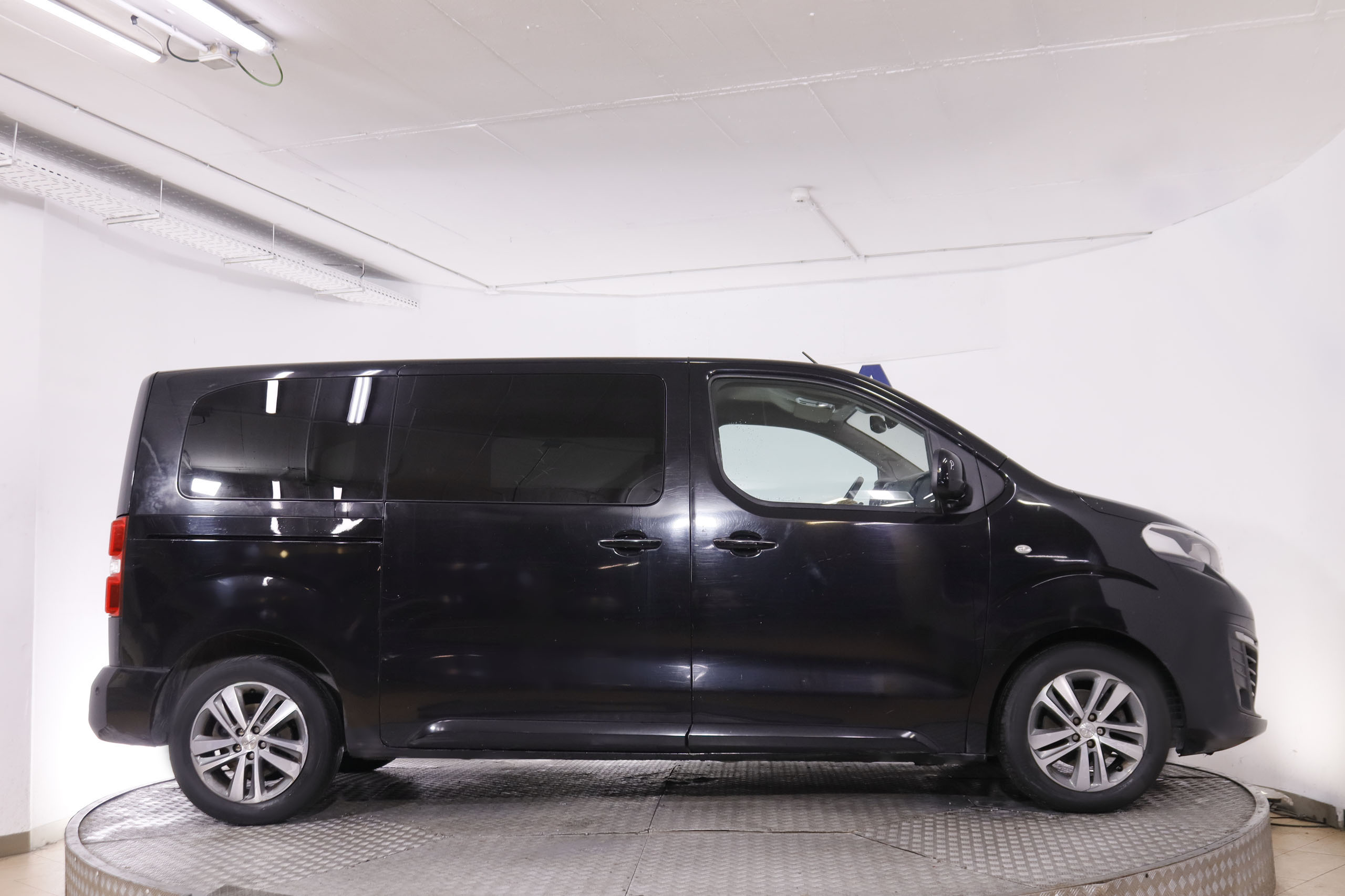 Peugeot Traveller 2.0 BlueHDi 6 plazas - foto 9
