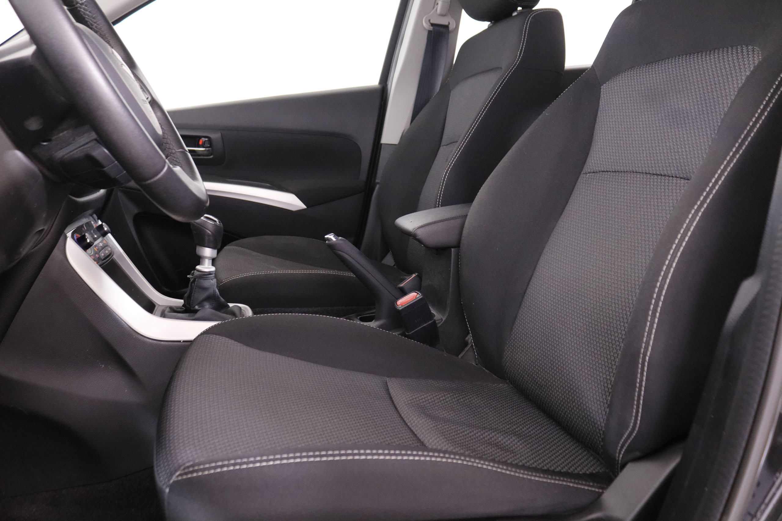 Suzuki S-Cross 1.6 Ddis 4WD - foto 19