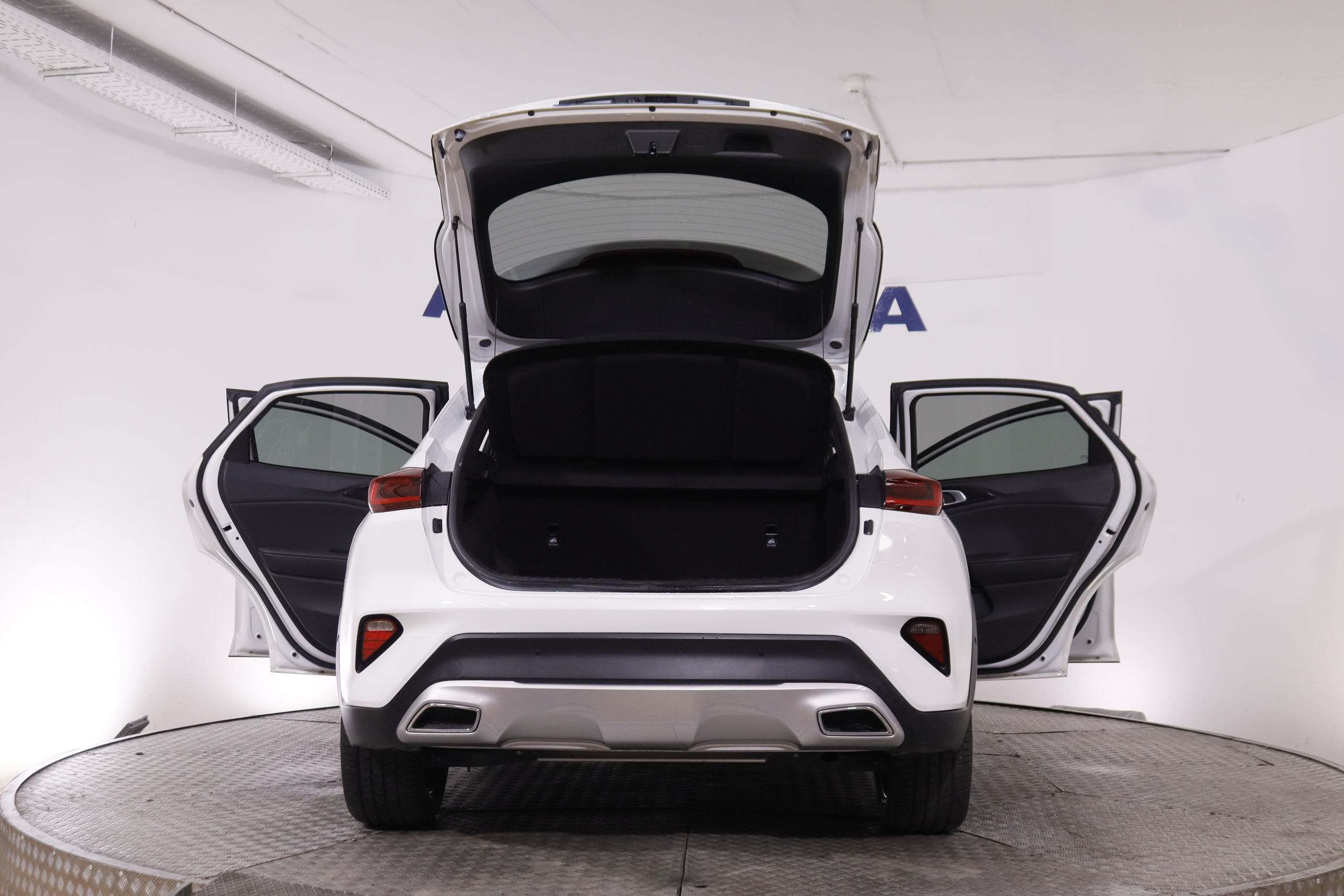 Kia XCeed 1.6 PHEV Emotion - foto 10