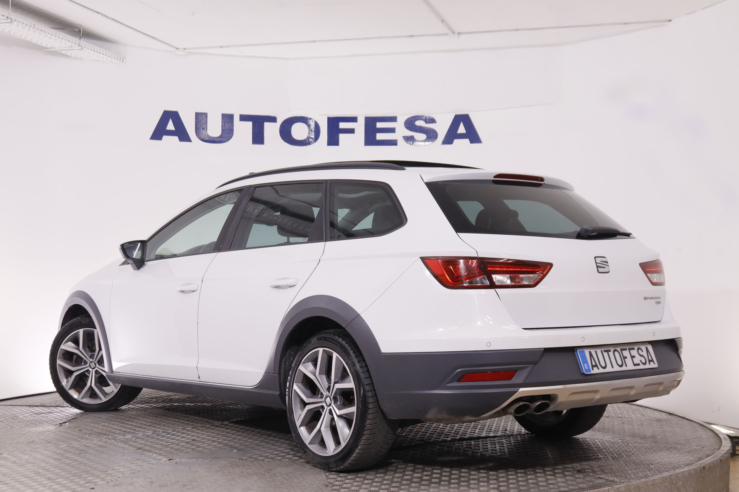 SEAT León 2.0 TDI Xperience 4DRIVE DSG - foto 7