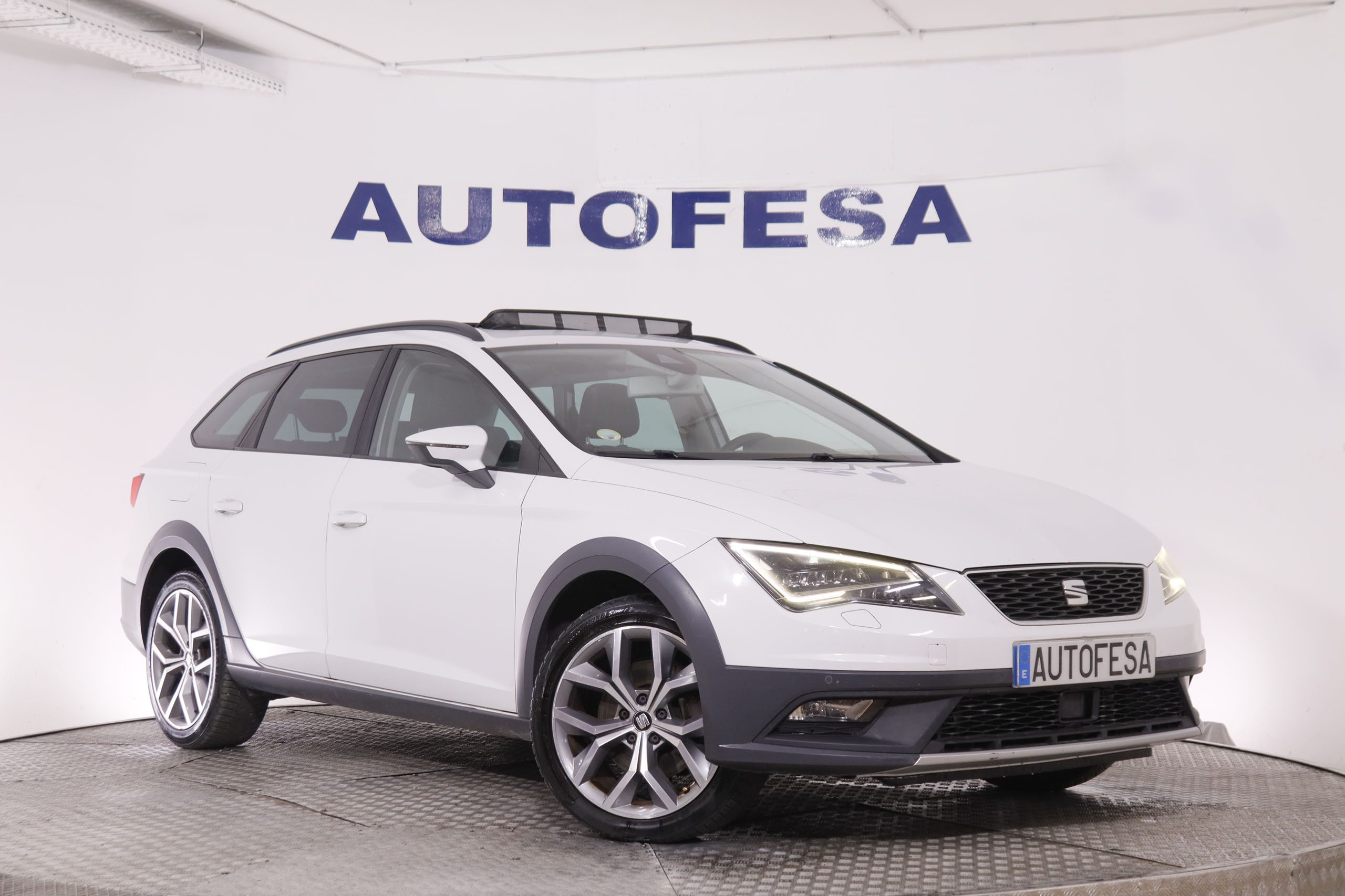 SEAT León 2.0 TDI Xperience 4DRIVE DSG - foto 3