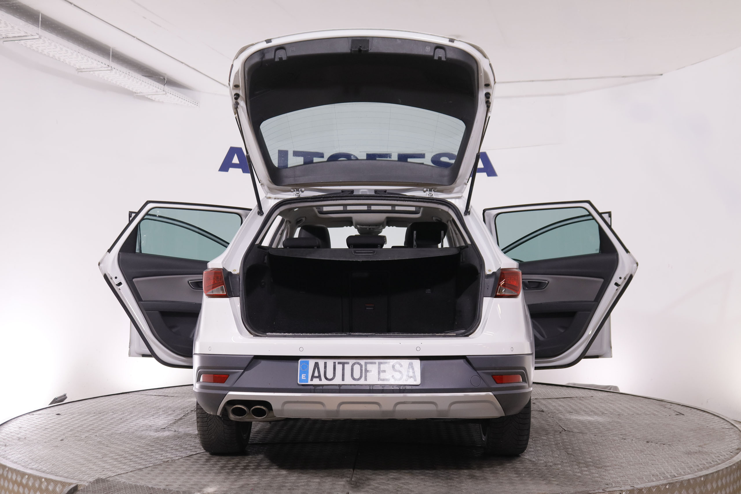 SEAT León 2.0 TDI Xperience 4DRIVE DSG - foto 9