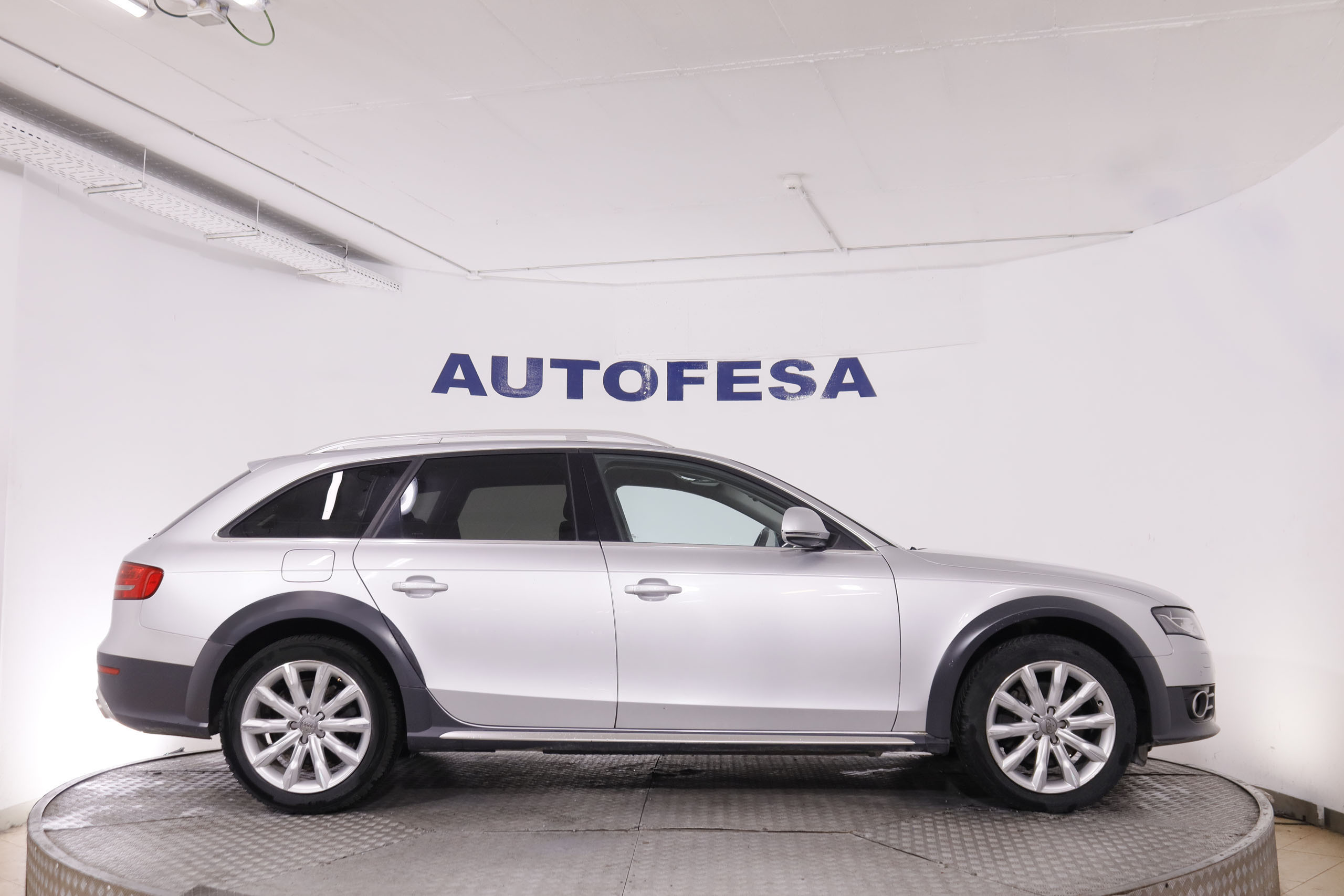 Audi A4 Allroad quattro 3.0 TDI - foto 8