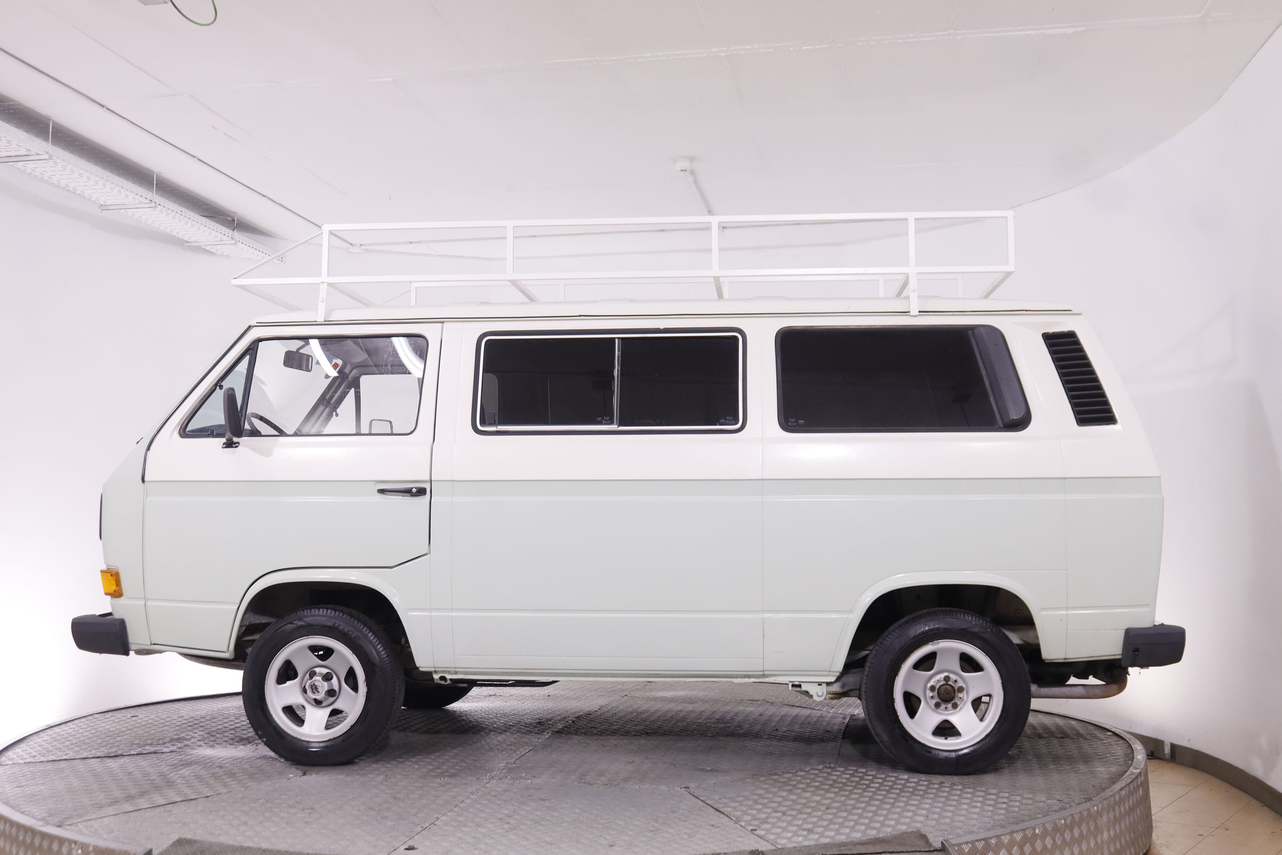 Volkswagen Caravelle T3 1.6 D Clasica Restaurada - foto 4