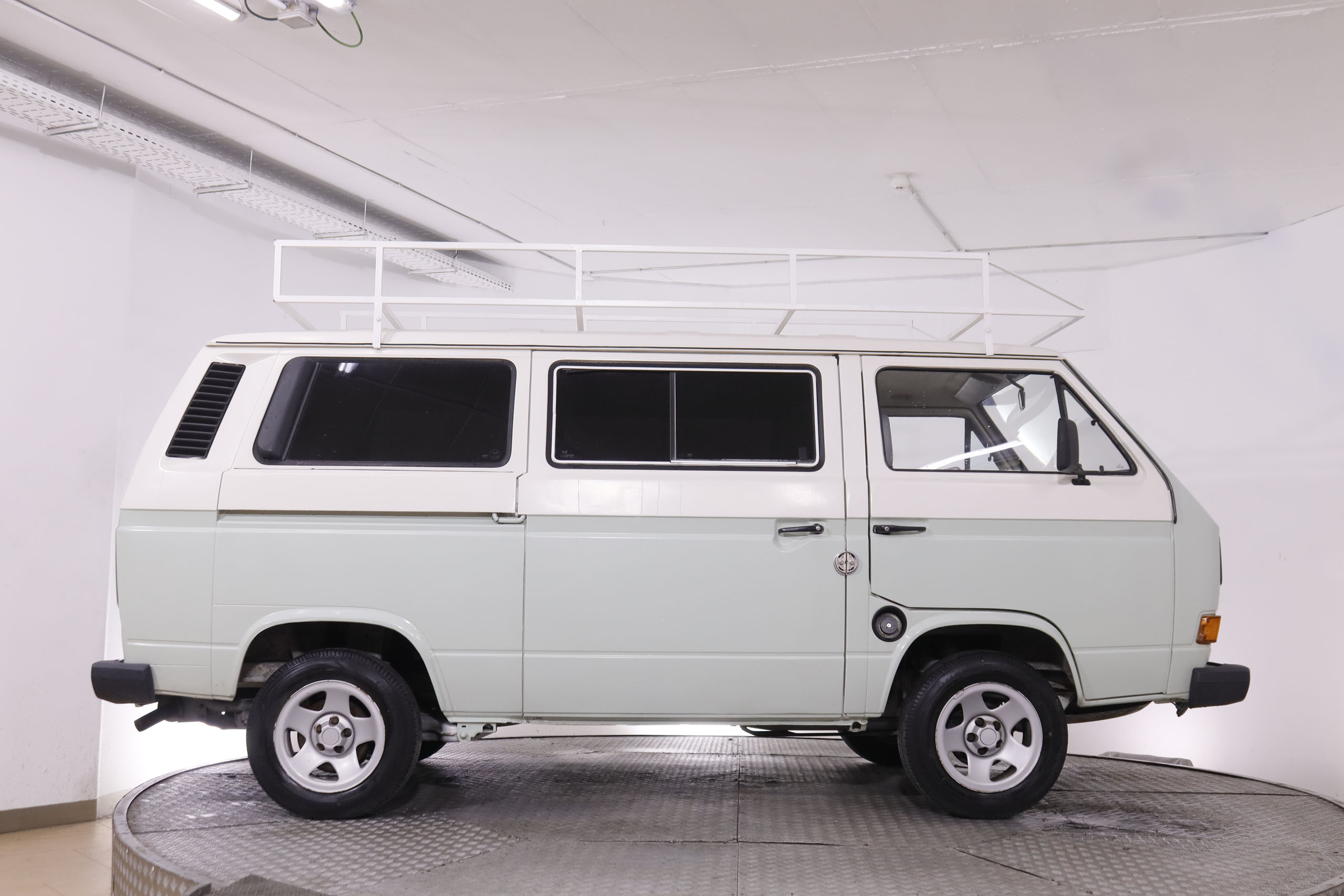 Volkswagen Caravelle T3 1.6 D Clasica Restaurada - foto 8