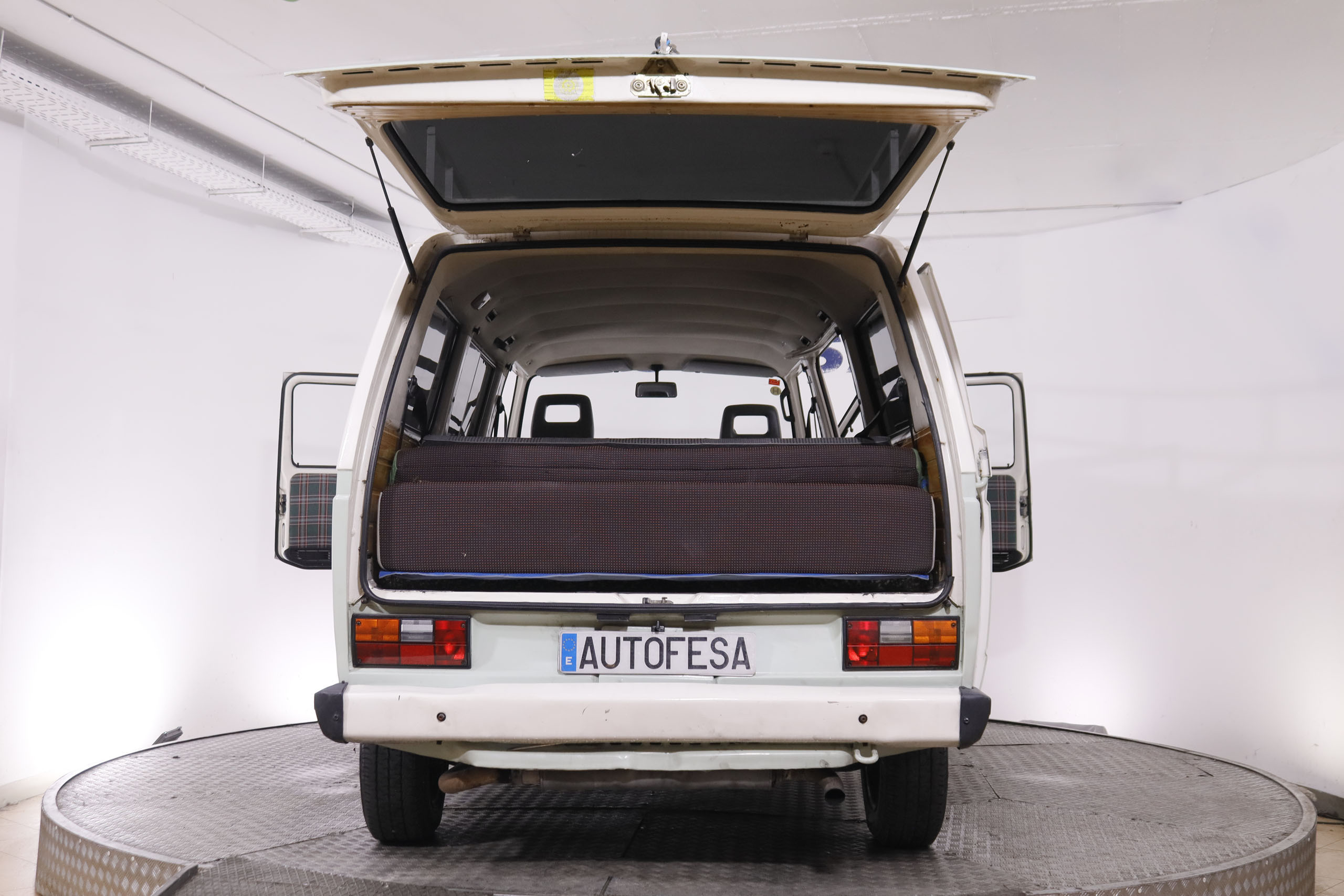 Volkswagen Caravelle T3 1.6 D Clasica Restaurada - foto 10