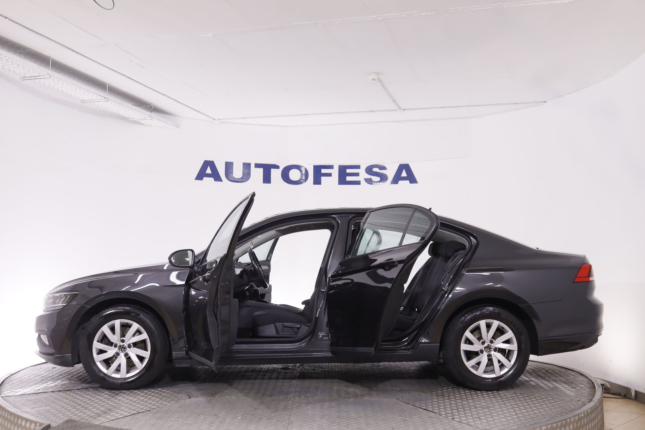Volkswagen Passat 2.0 TDI DSG - foto 9