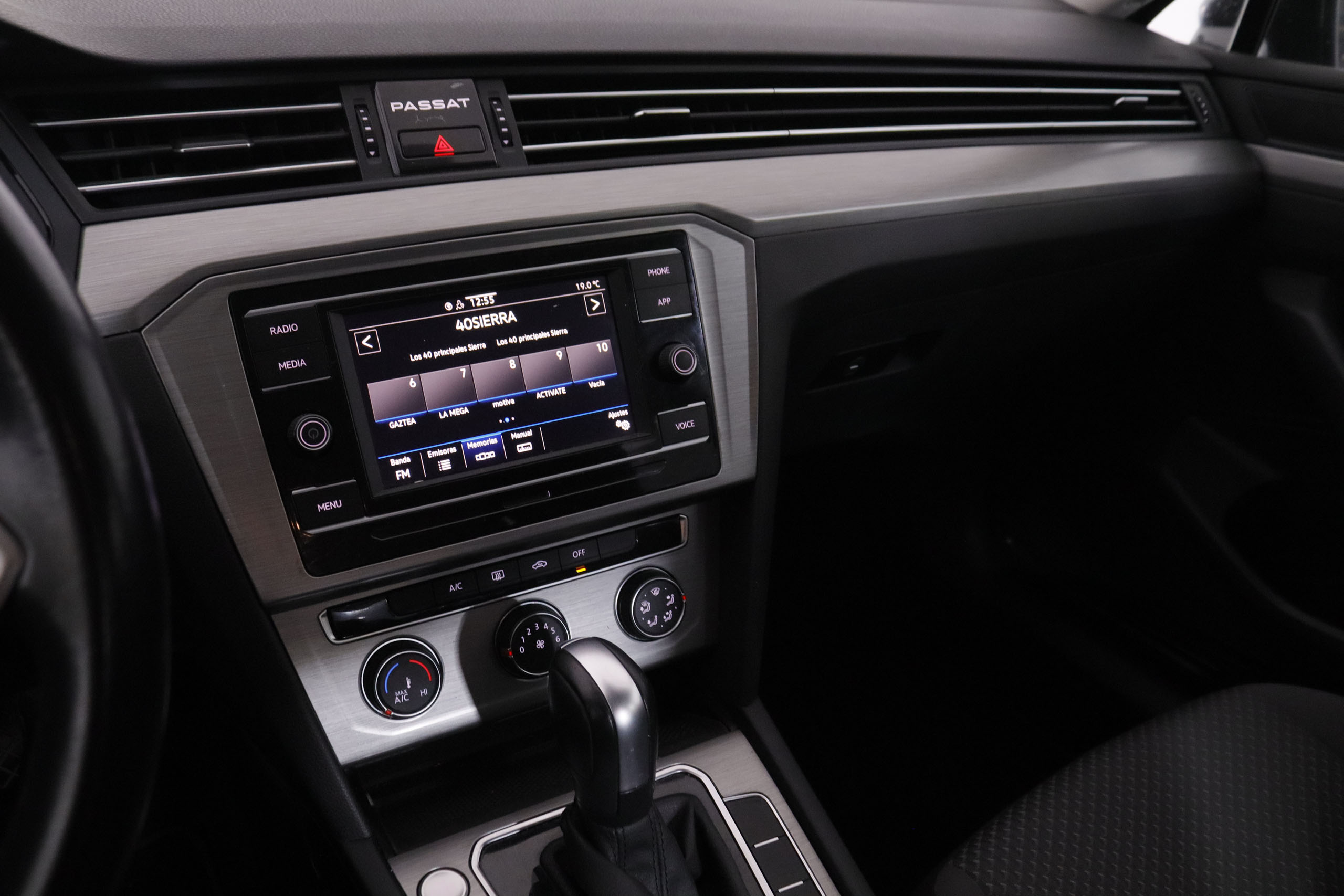Volkswagen Passat 2.0 TDI DSG - foto 14