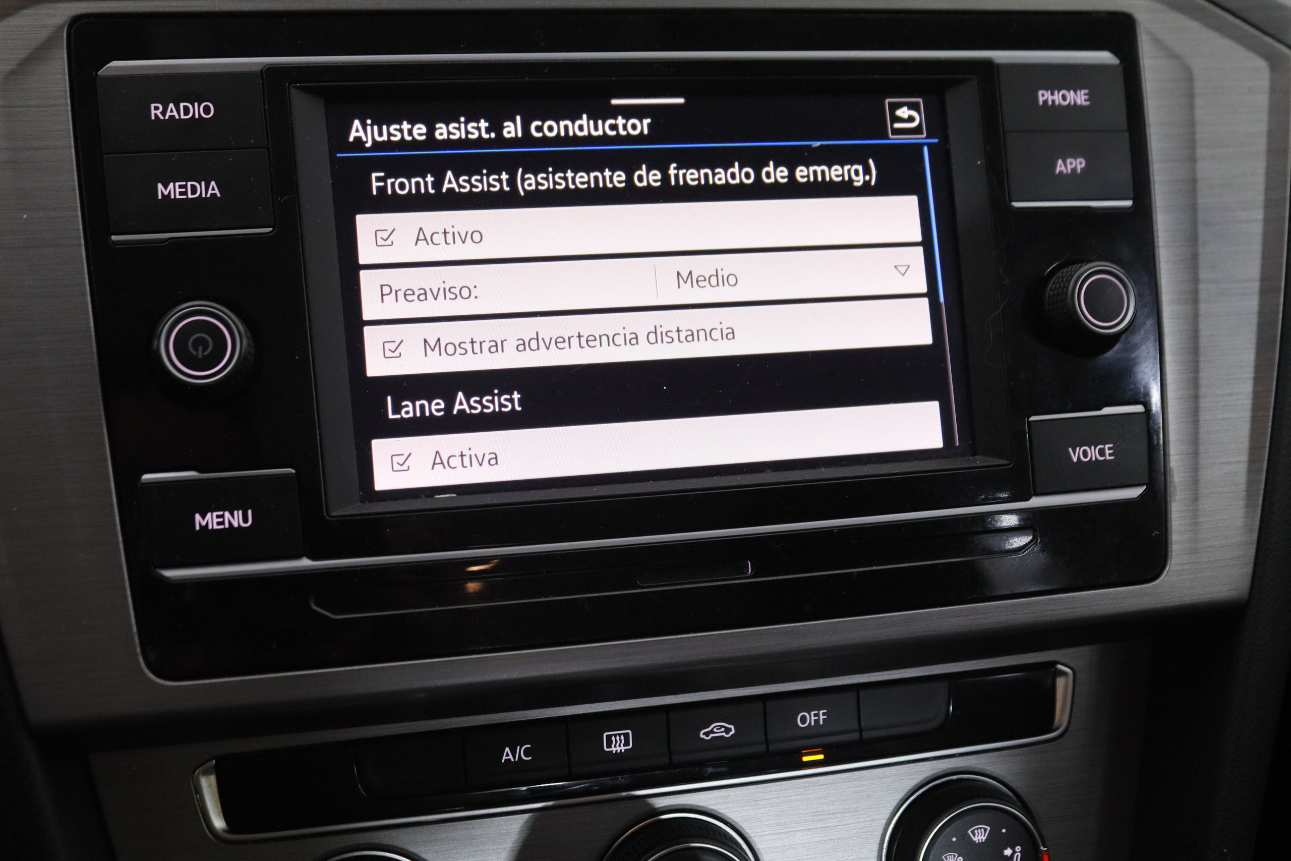 Volkswagen Passat 2.0 TDI DSG - foto 17