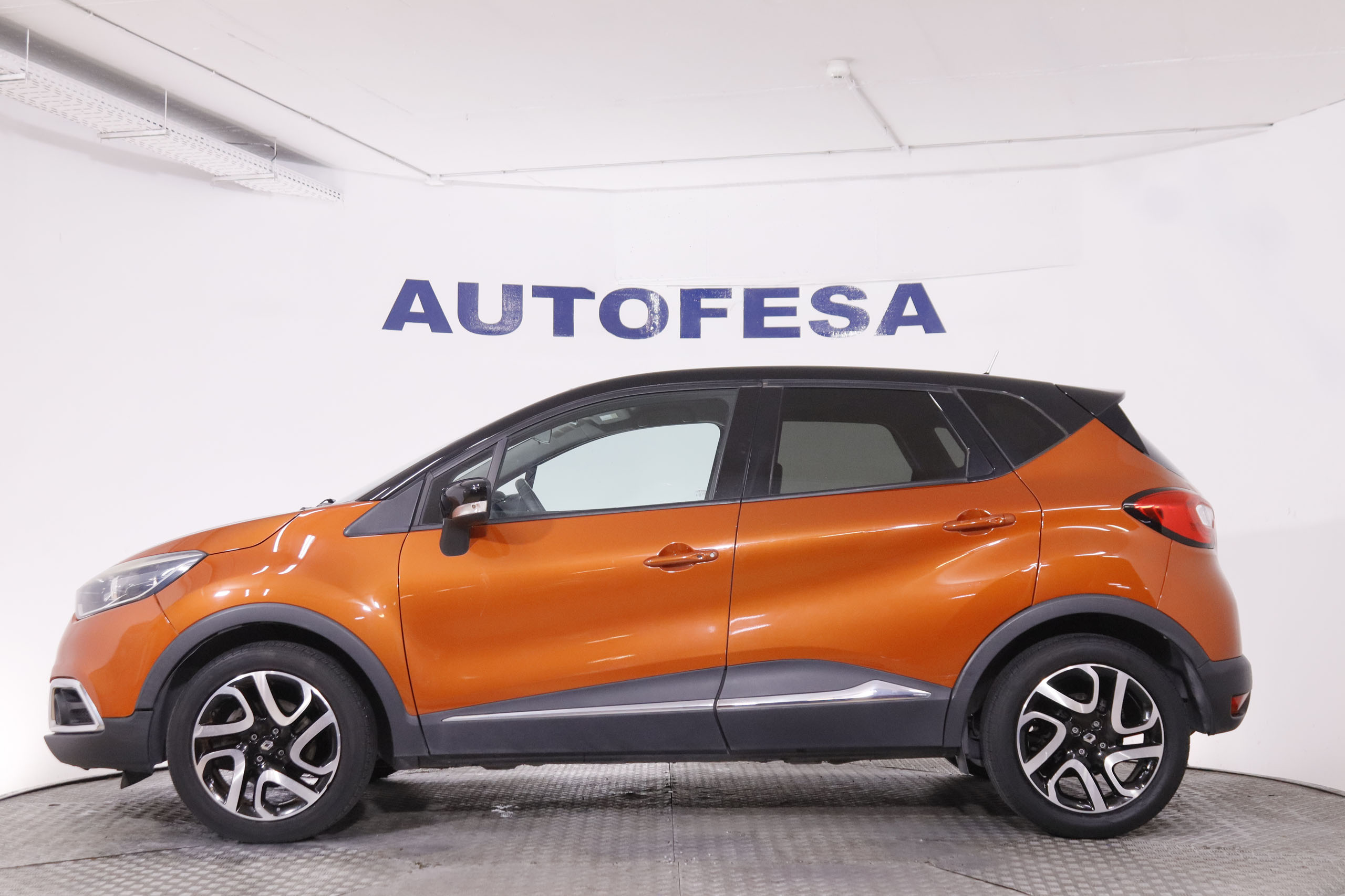 Renault Captur 1.5 dCi ECO2 Adventure - foto 19