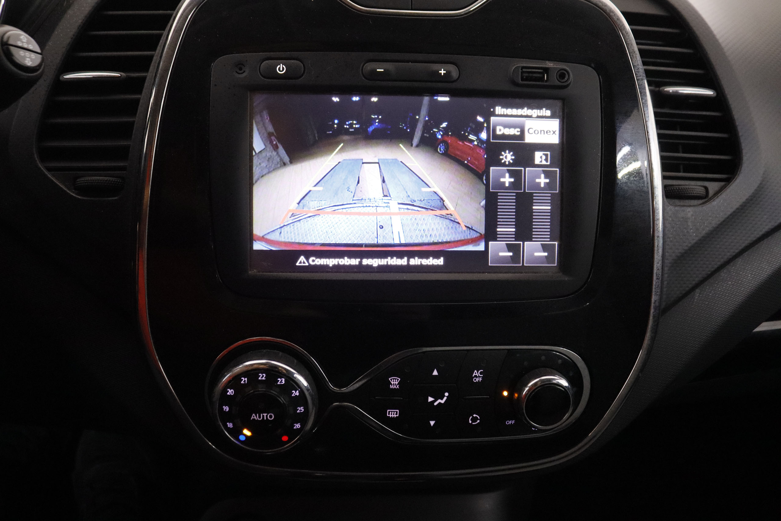 Renault Captur 1.5 dCi ECO2 Adventure - foto 11