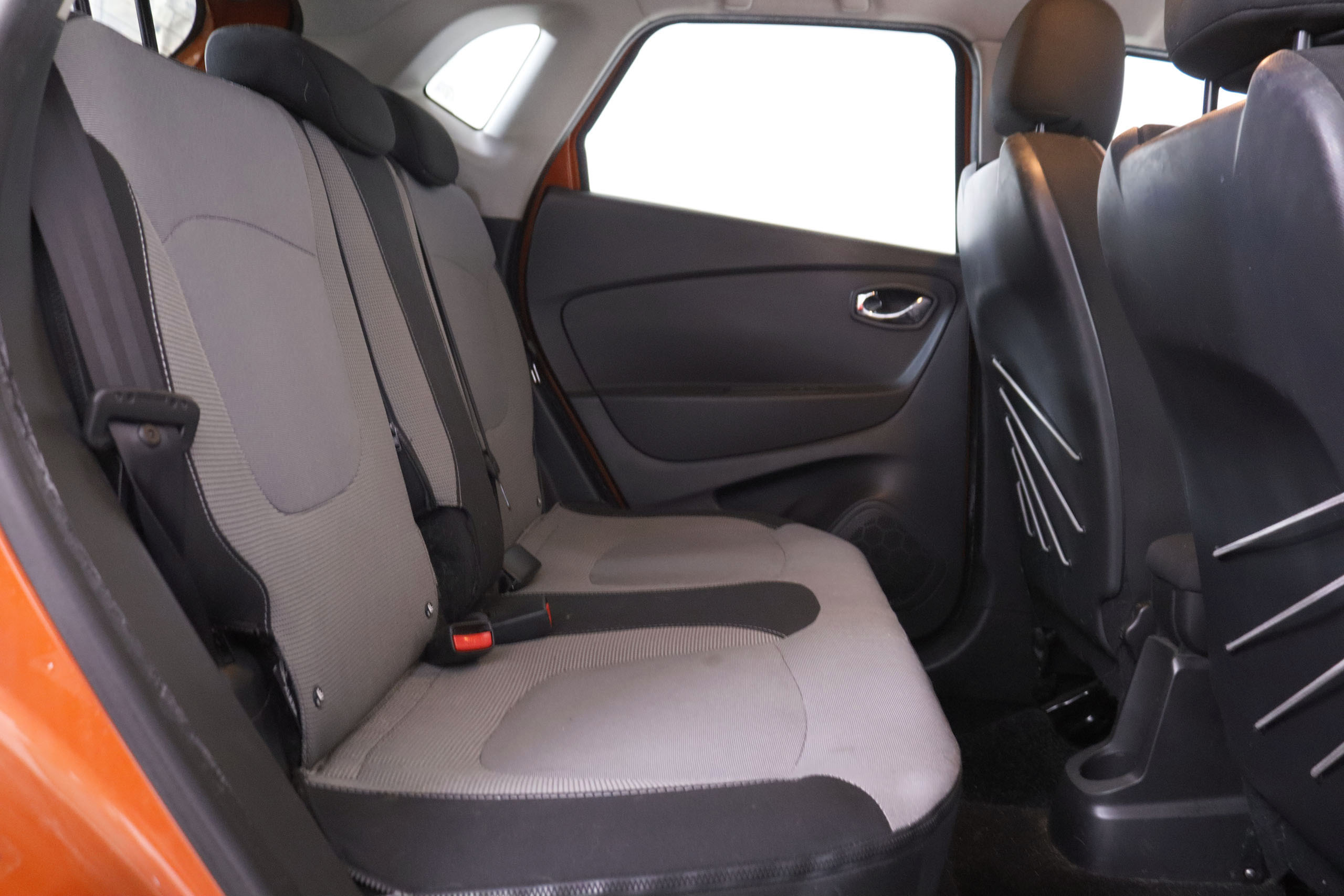 Renault Captur 1.5 dCi ECO2 Adventure - foto 15
