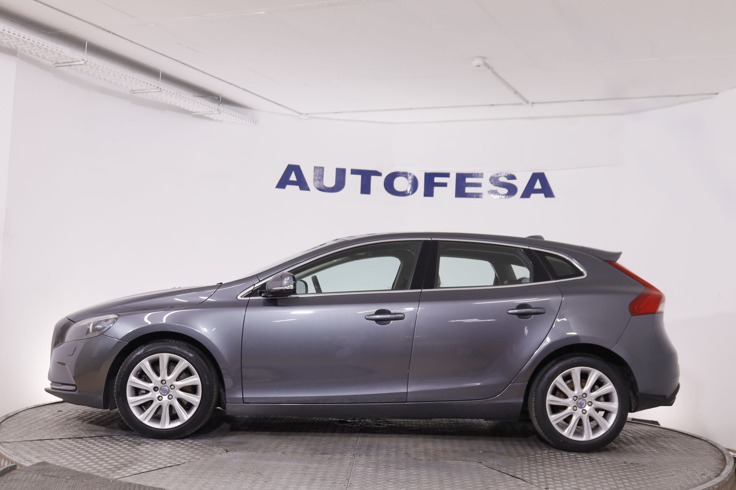 Volvo V40 2.0 D3 Inscription - foto 4