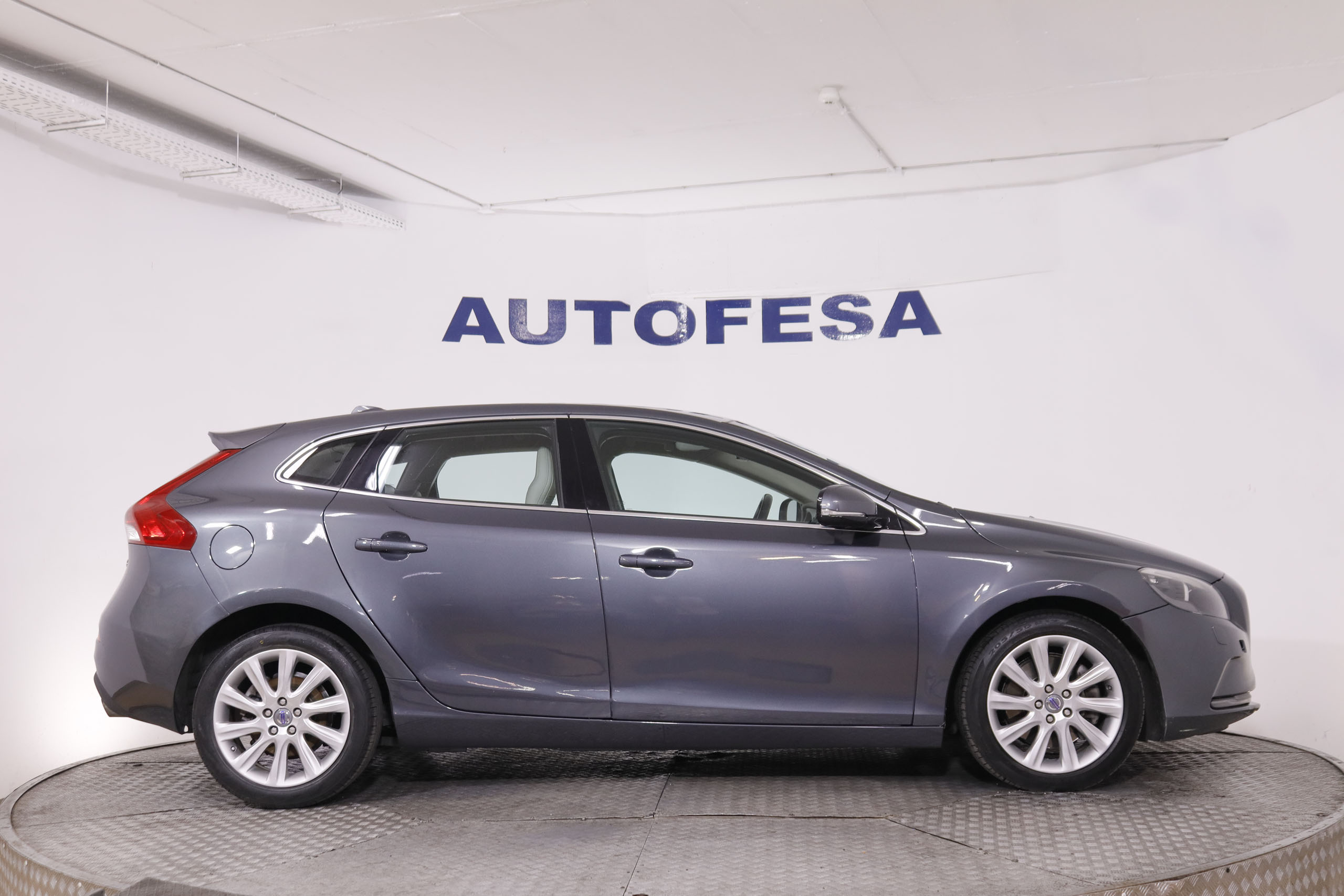 Volvo V40 2.0 D3 Inscription - foto 8