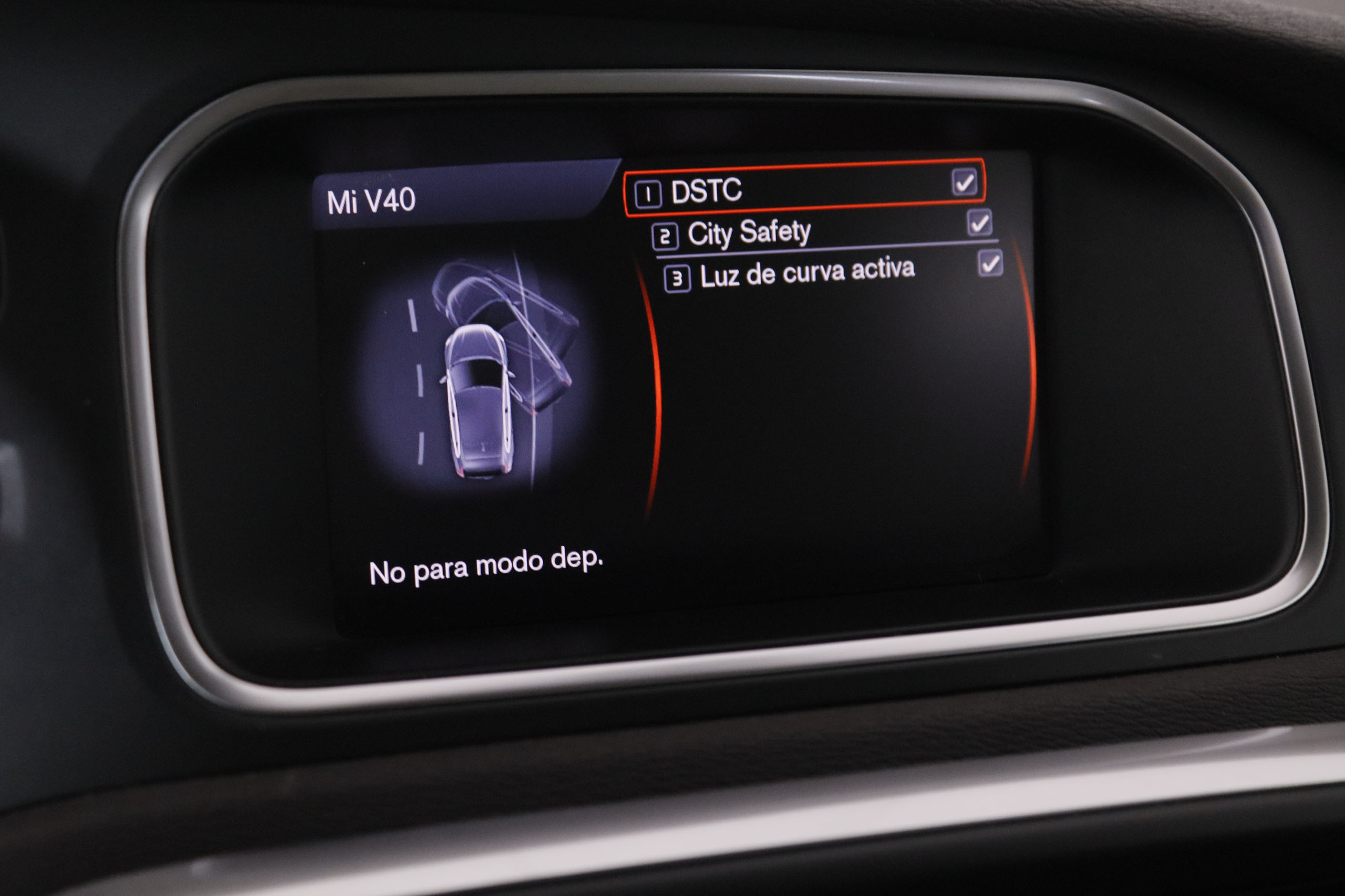 Volvo V40 2.0 D3 Inscription - foto 16