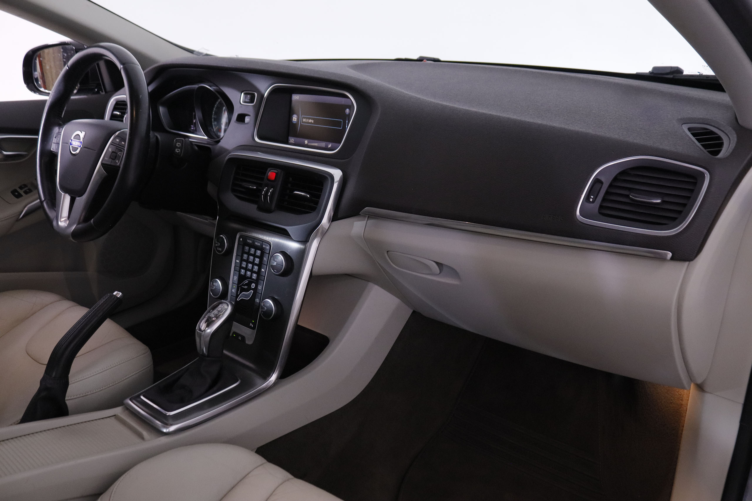 Volvo V40 2.0 D3 Inscription - foto 14