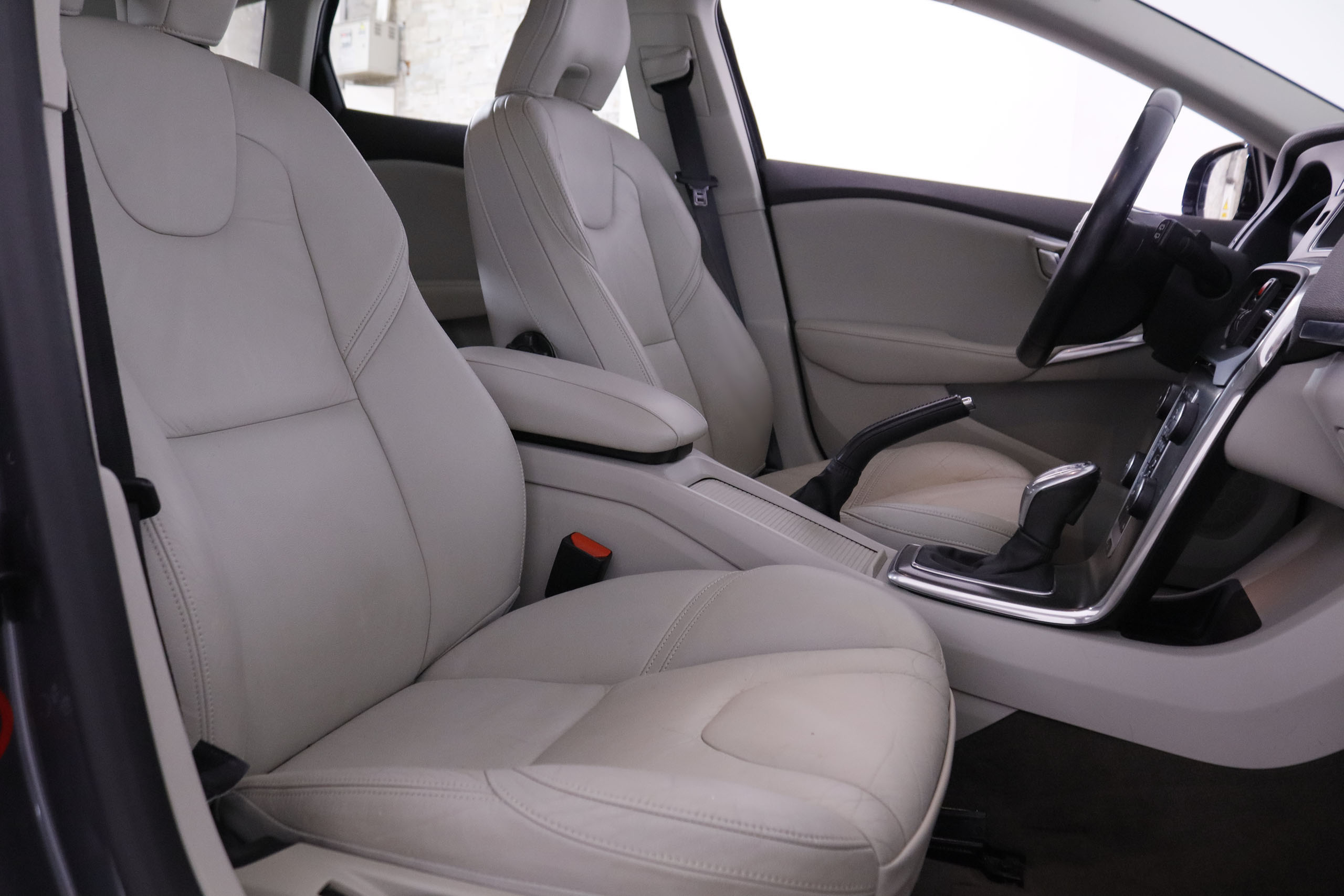 Volvo V40 2.0 D3 Inscription - foto 21