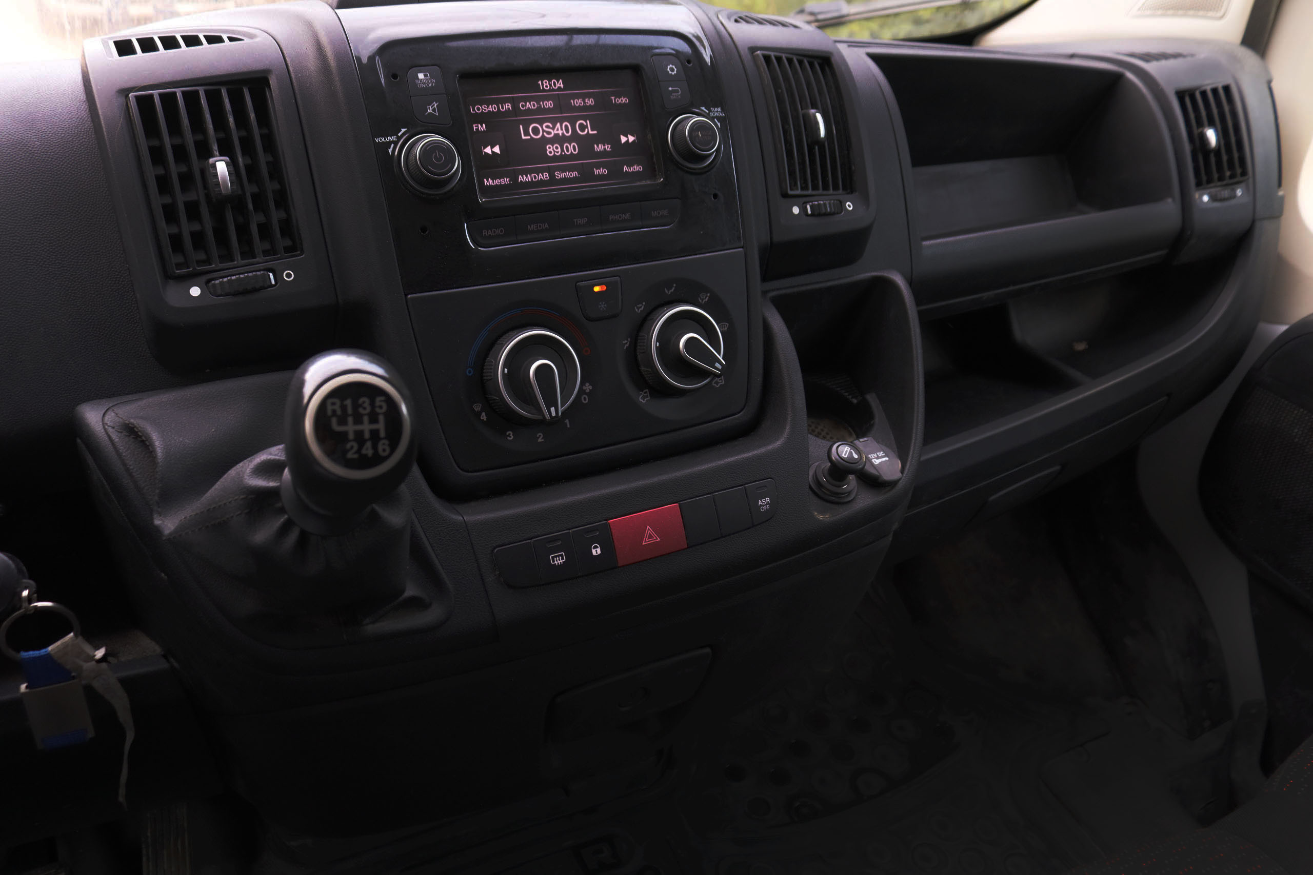 Peugeot Boxer 335 2.2 BlueHDi L3H2 - foto 13